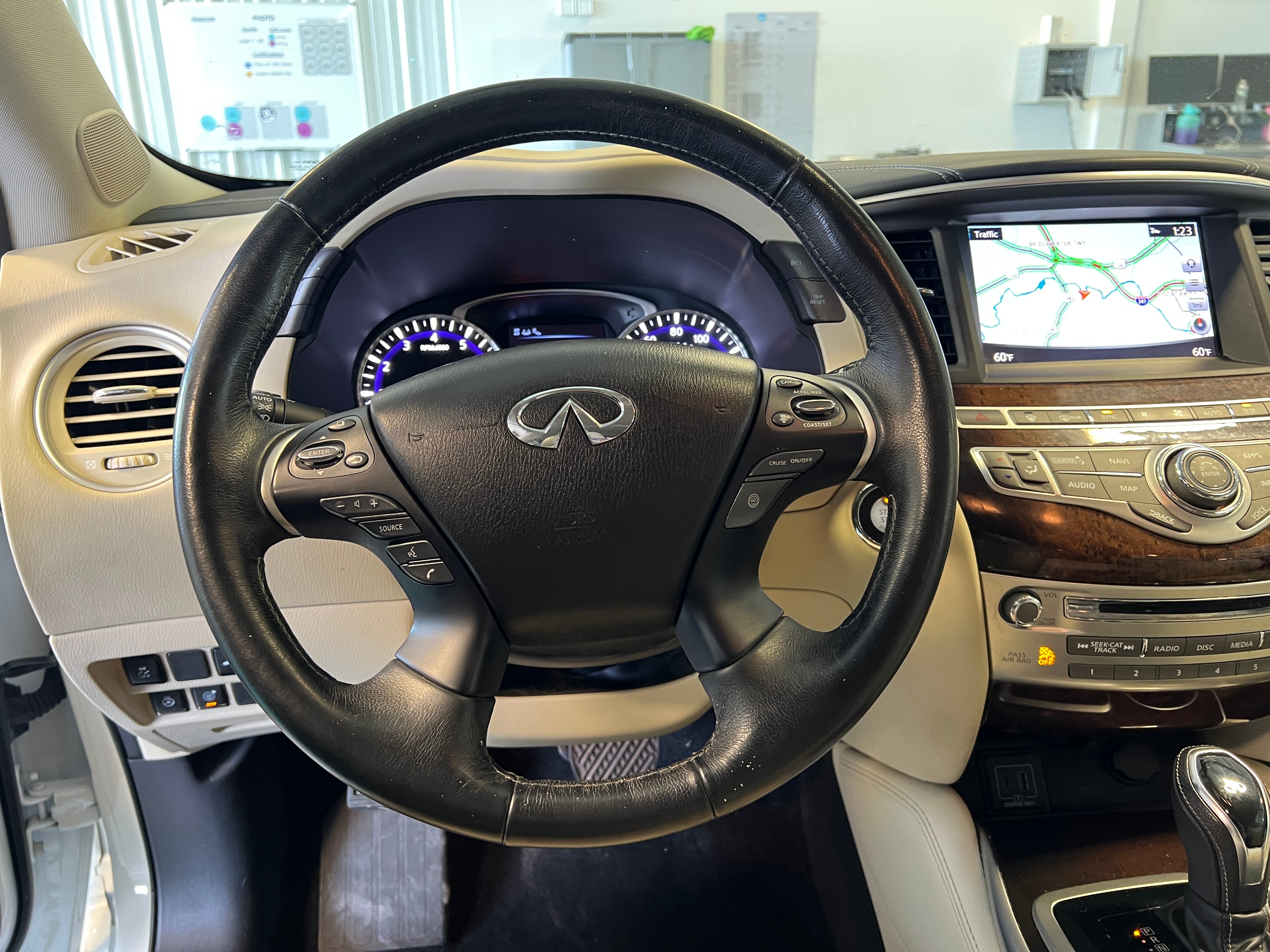2019 INFINITI QX60 Luxe 4