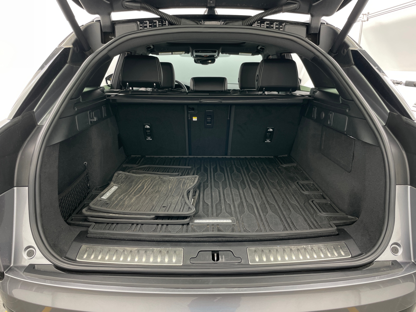Thumbnail: 2023 Land Rover Range Rover Velar - 6