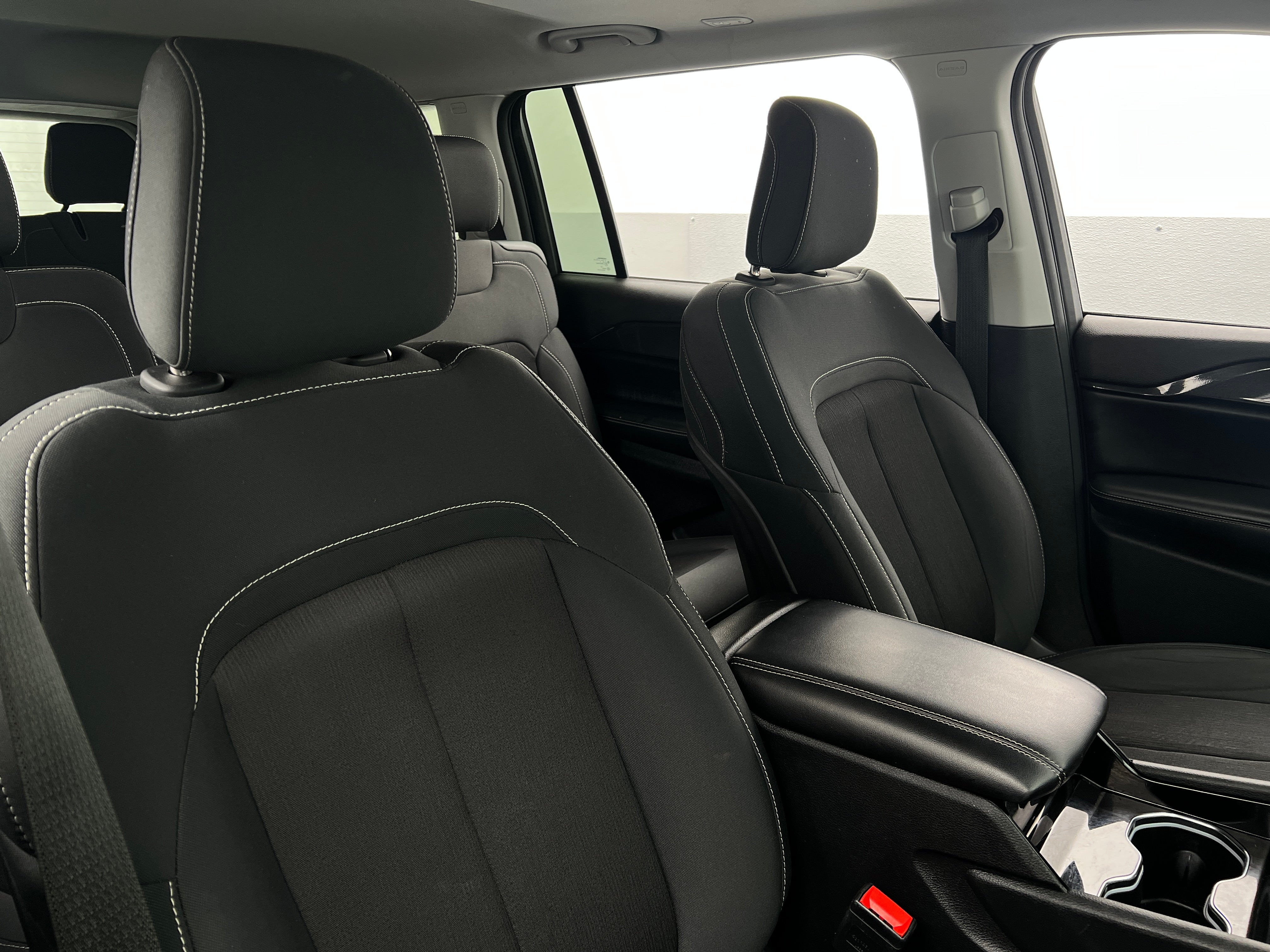 2023 Jeep Grand Cherokee L Laredo 2