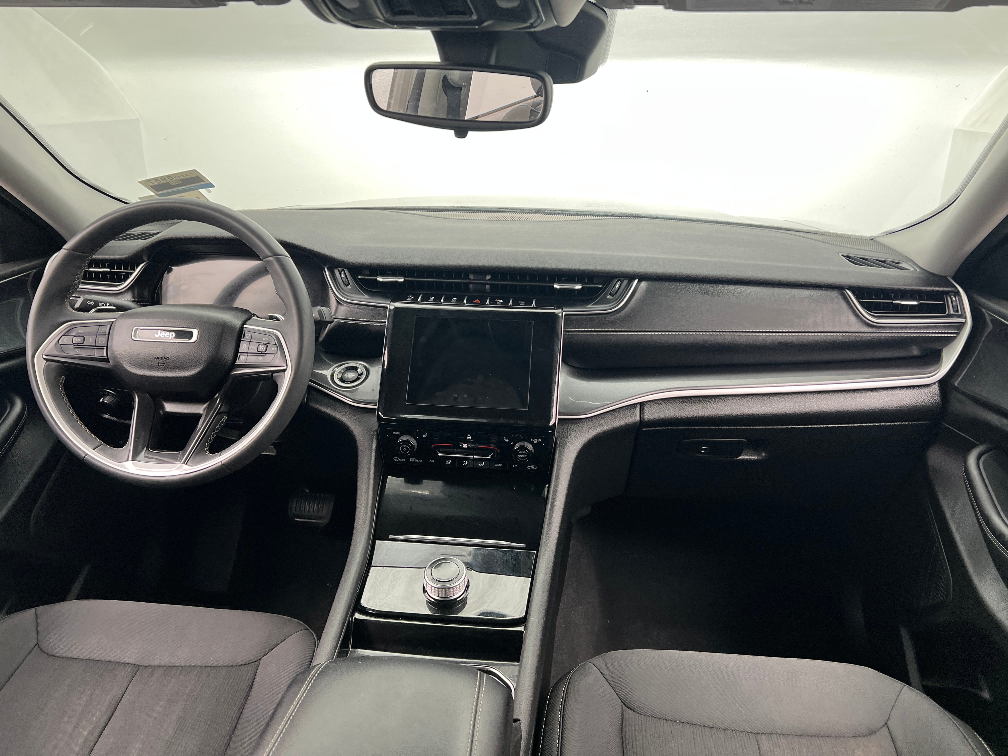 2023 Jeep Grand Cherokee L Laredo 3