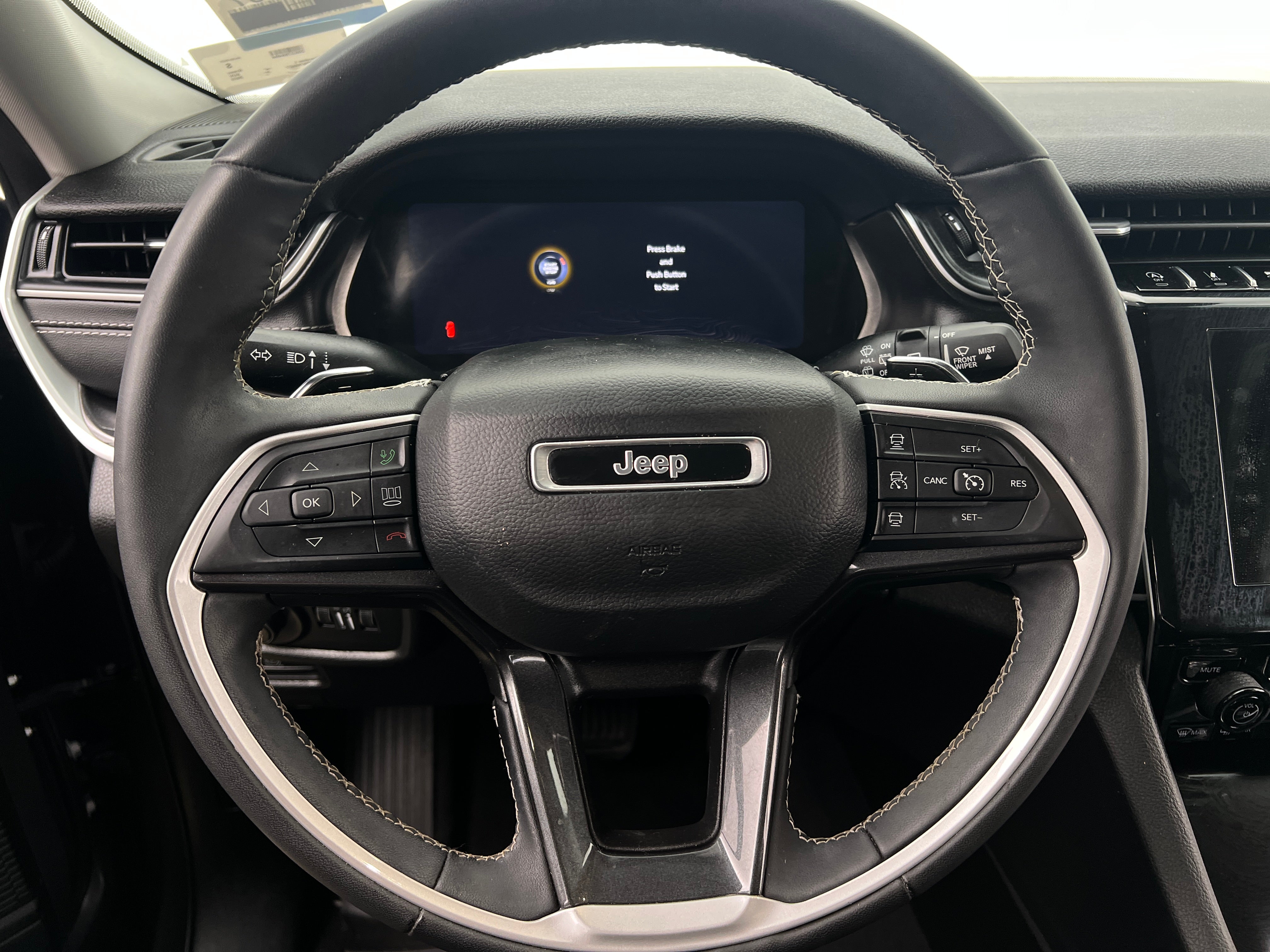 2023 Jeep Grand Cherokee L Laredo 5