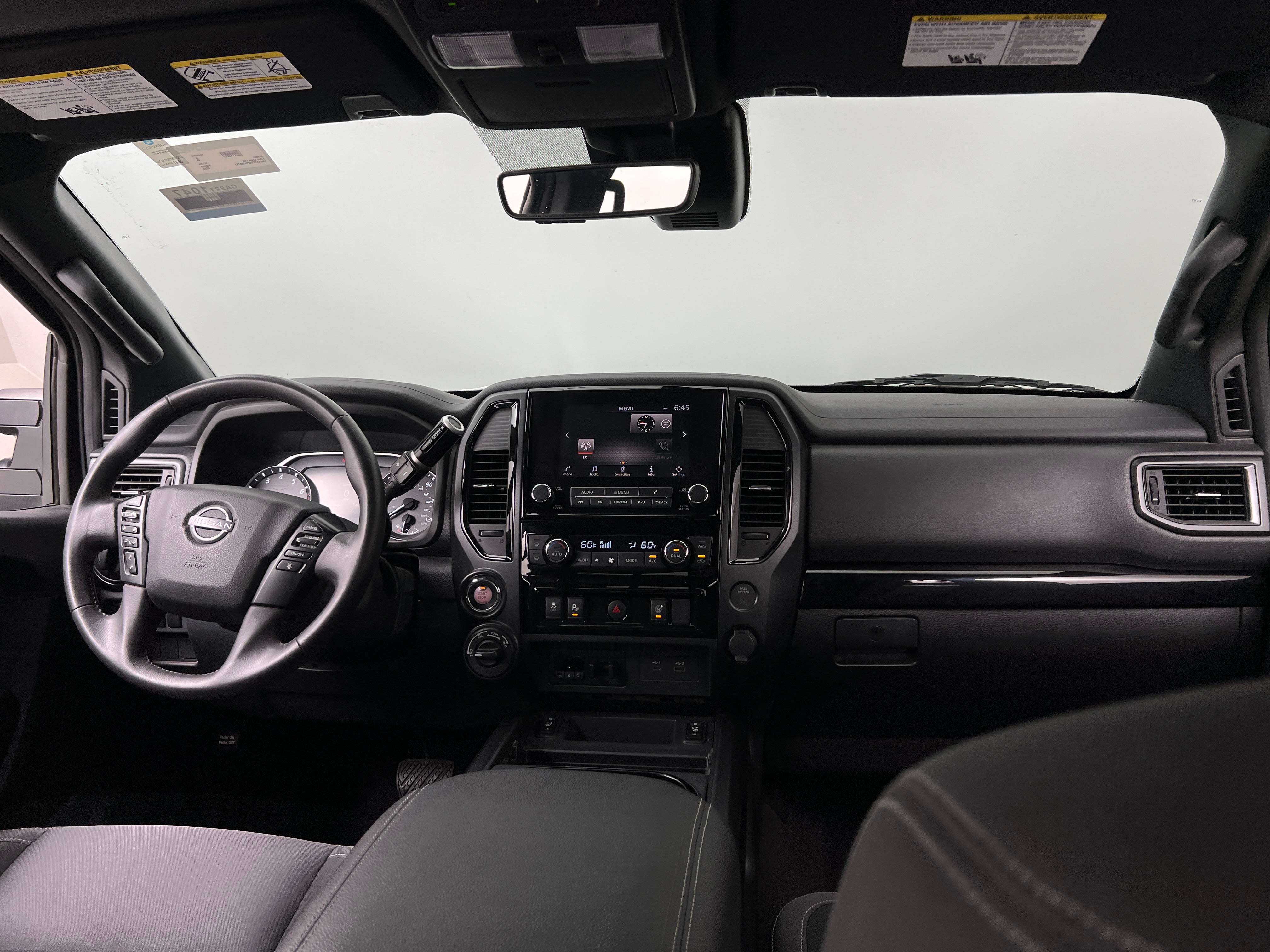 2023 Nissan Titan SV 3