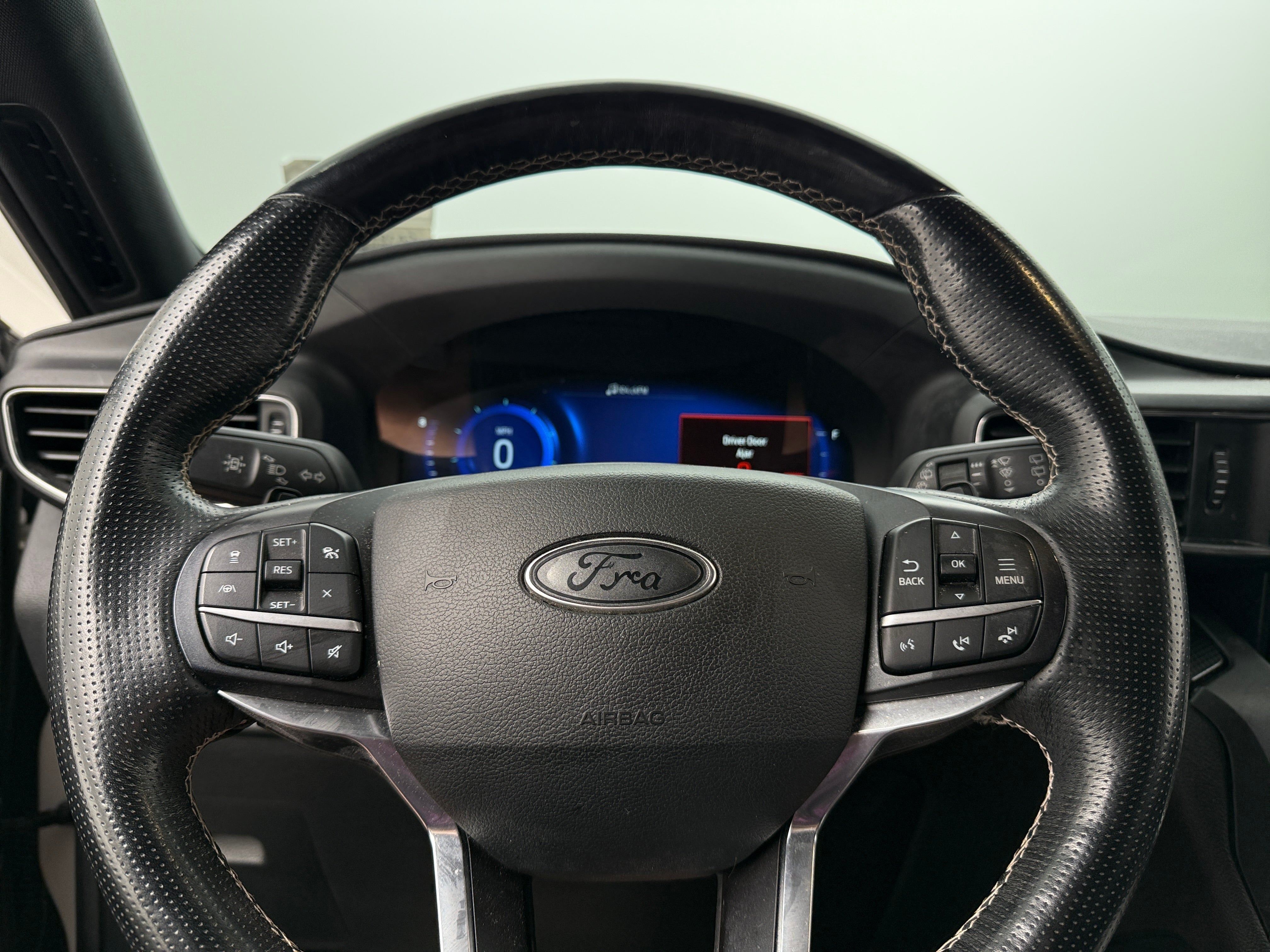 2020 Ford Explorer ST 4