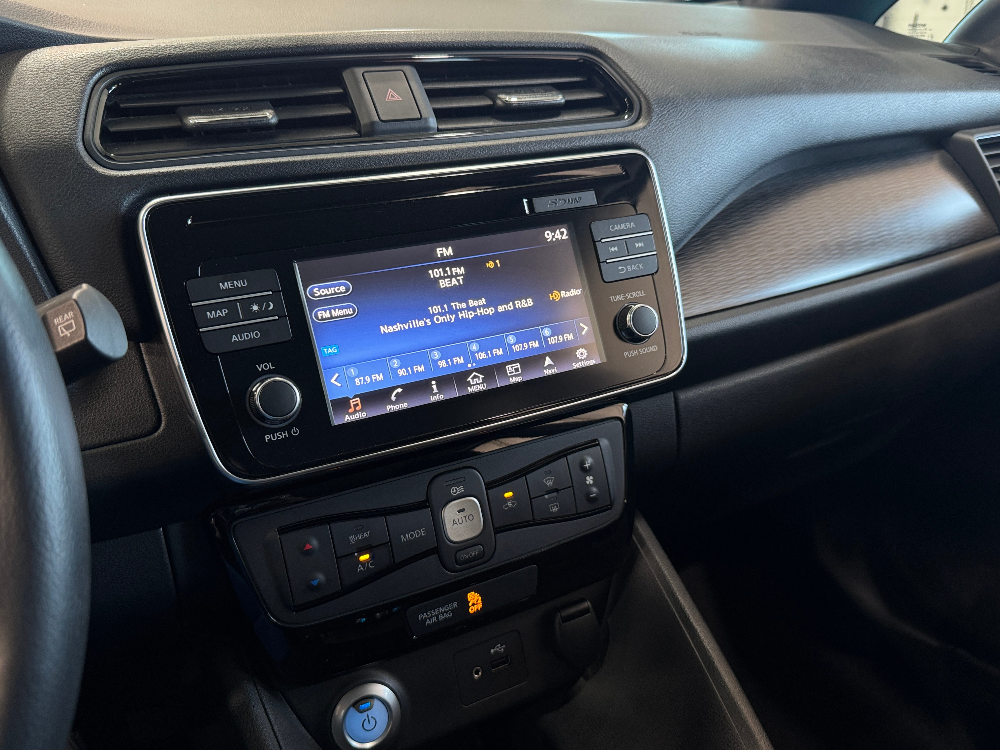 2018 Nissan Leaf SV 4