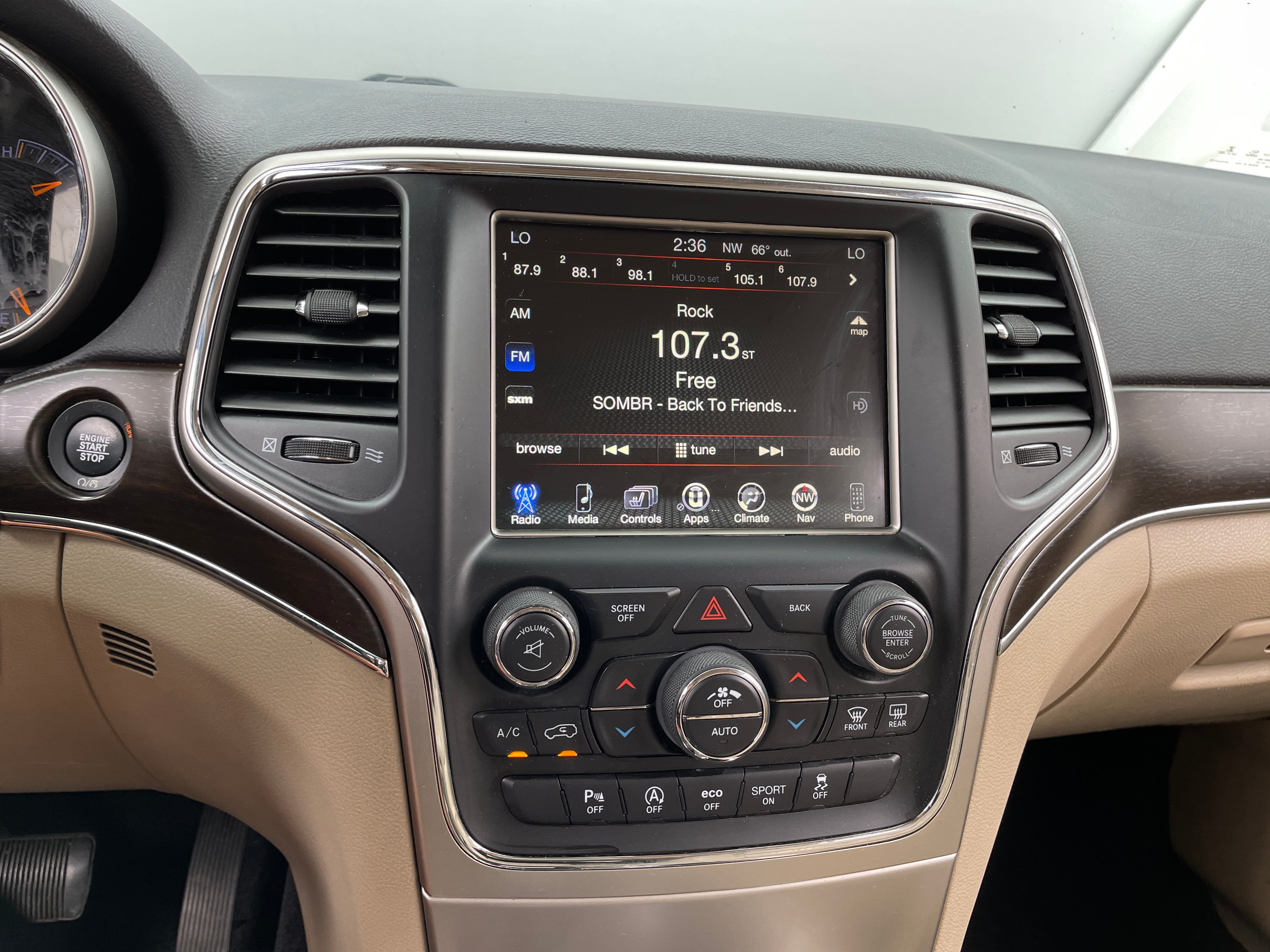 2017 Jeep Grand Cherokee Limited Edition 3