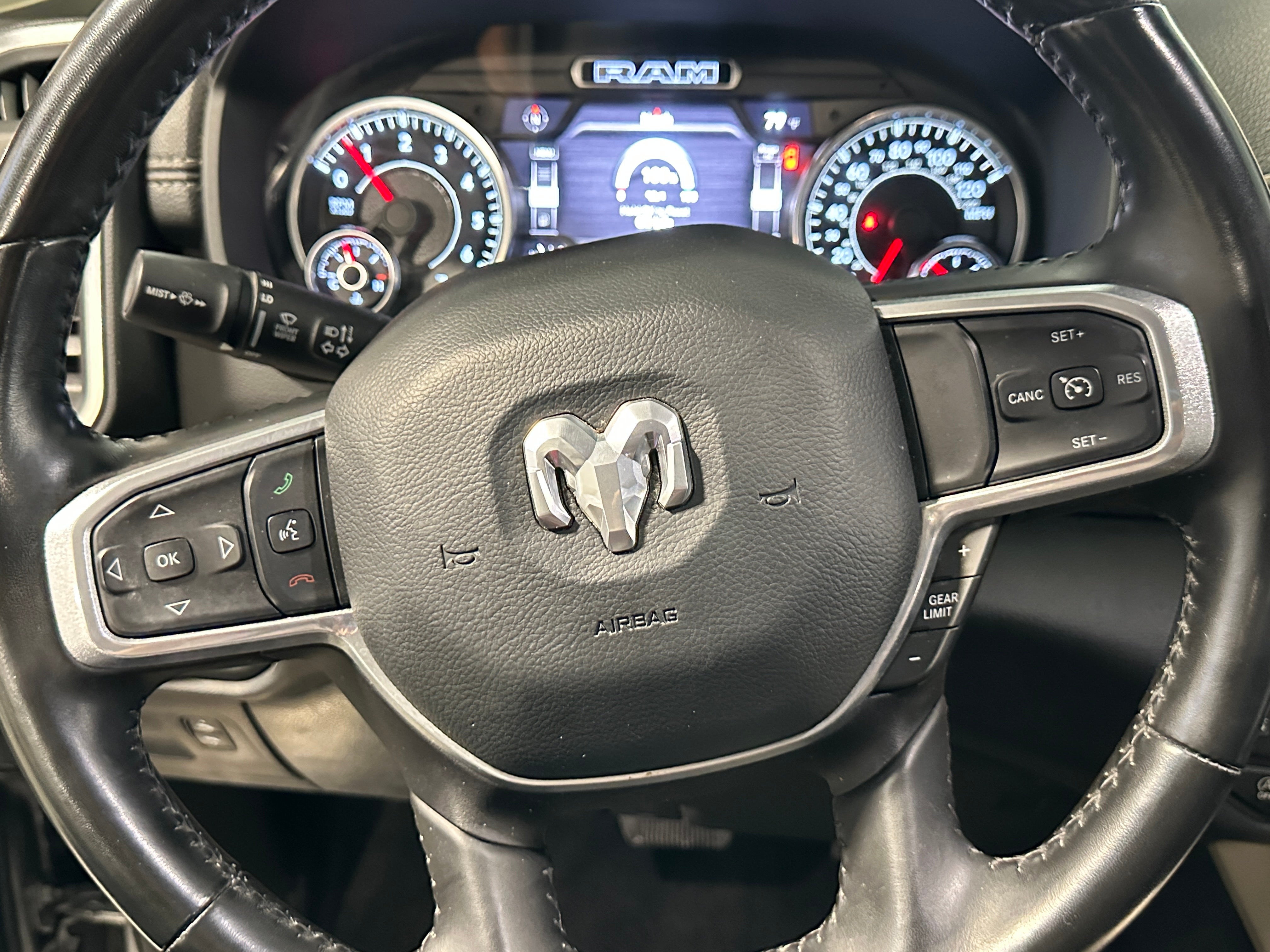 2022 RAM 1500 Laramie 4