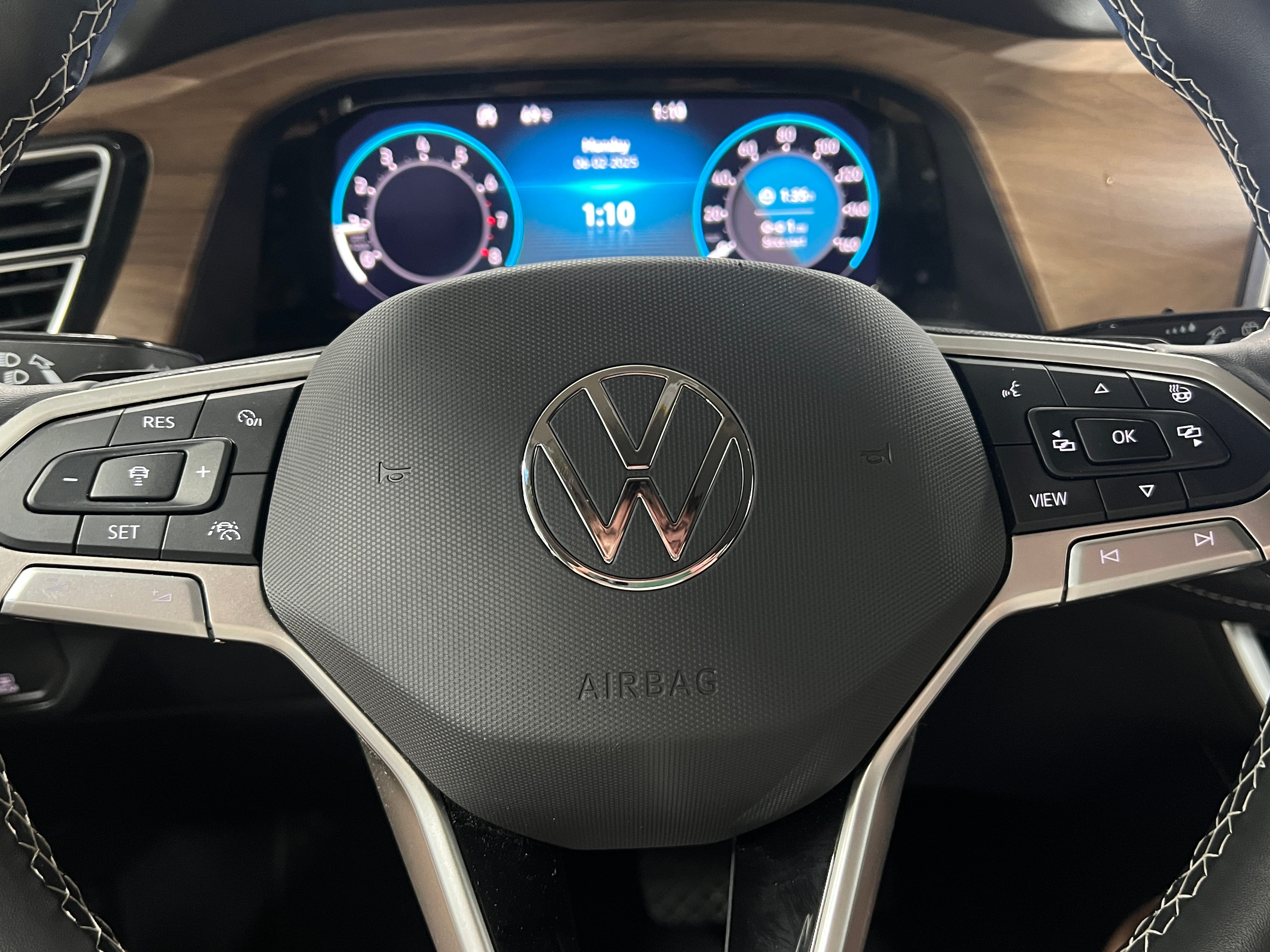 2024 Volkswagen Atlas SE 4