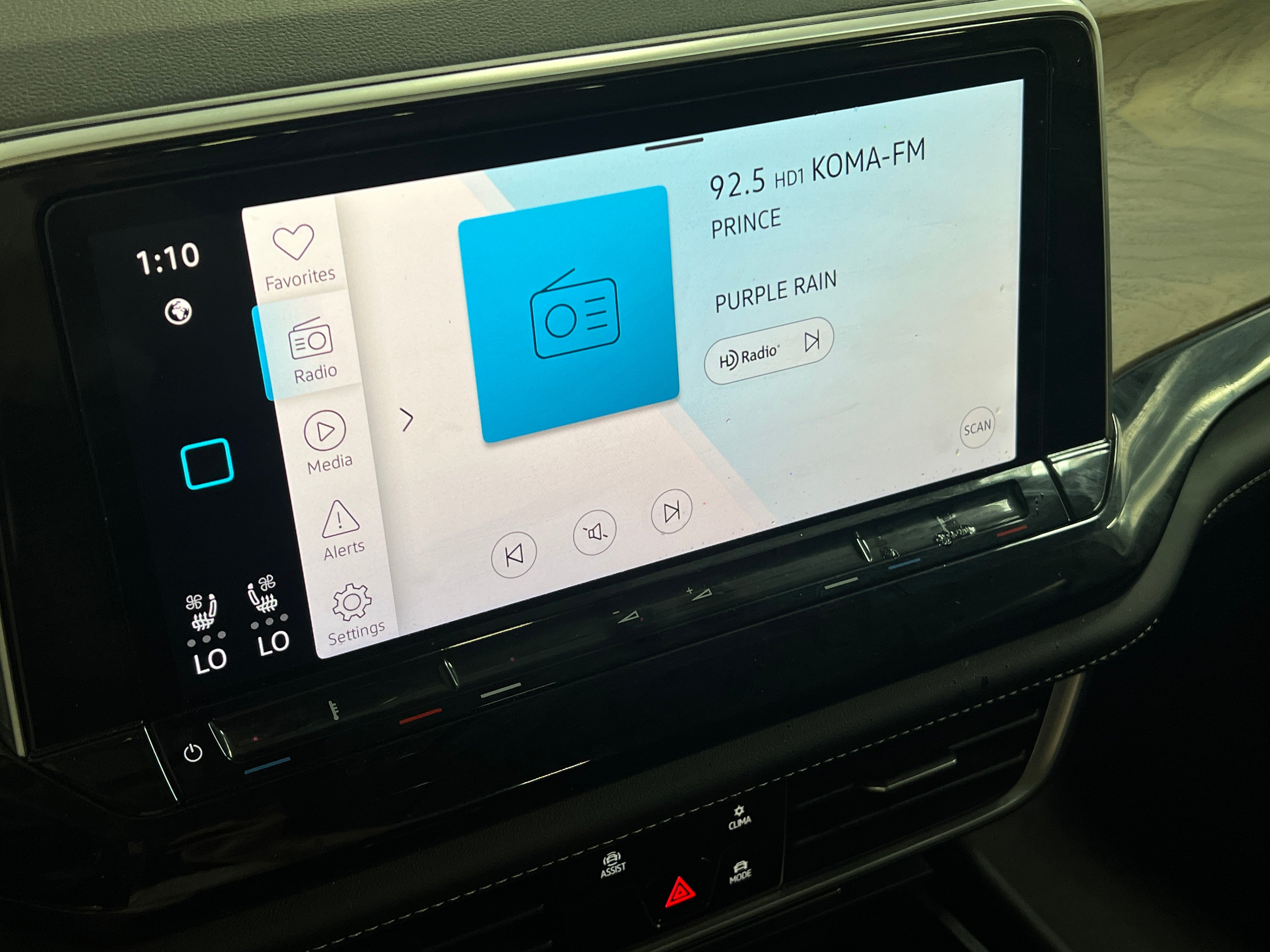 2024 Volkswagen Atlas SE 3