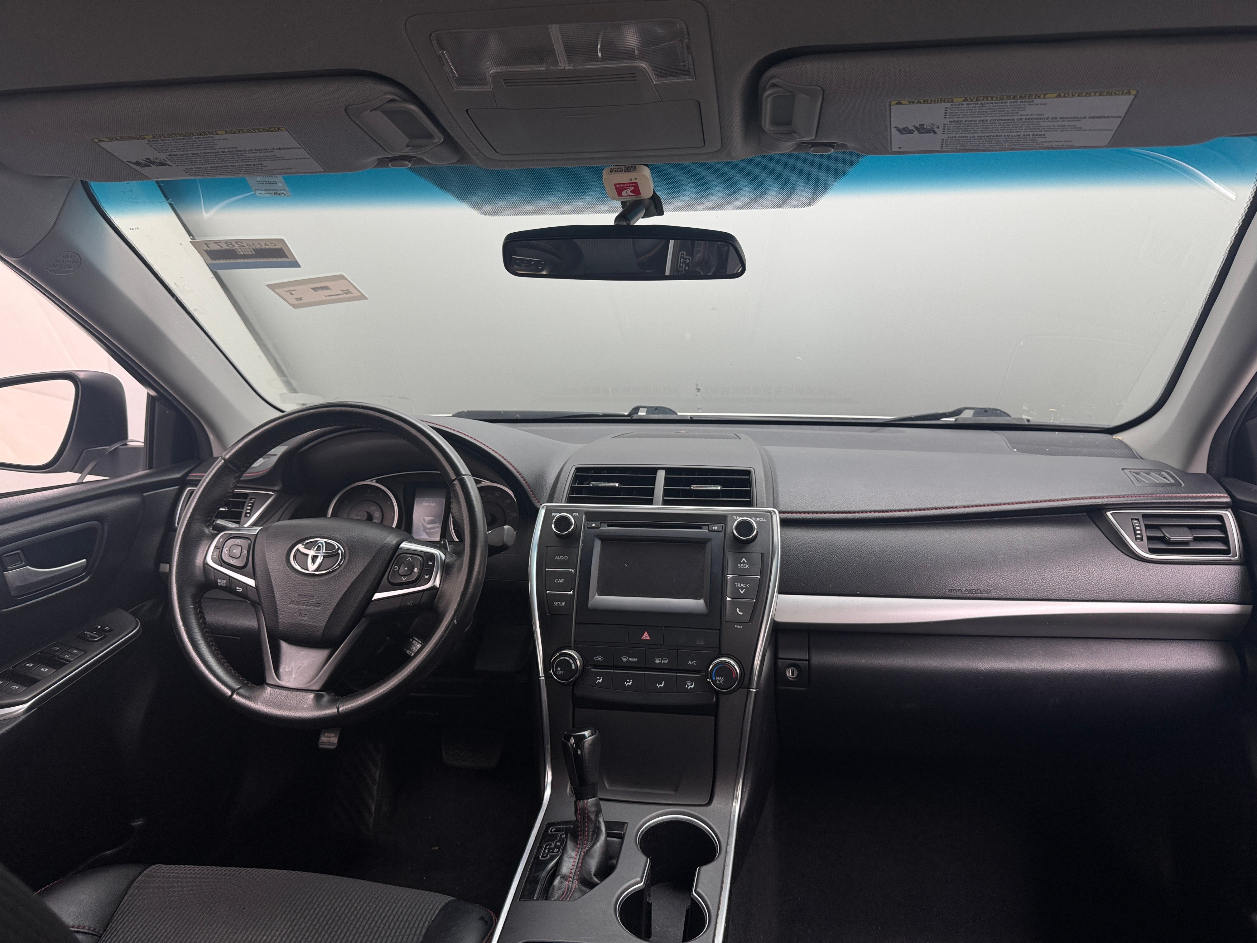 2016 Toyota Camry SE 3