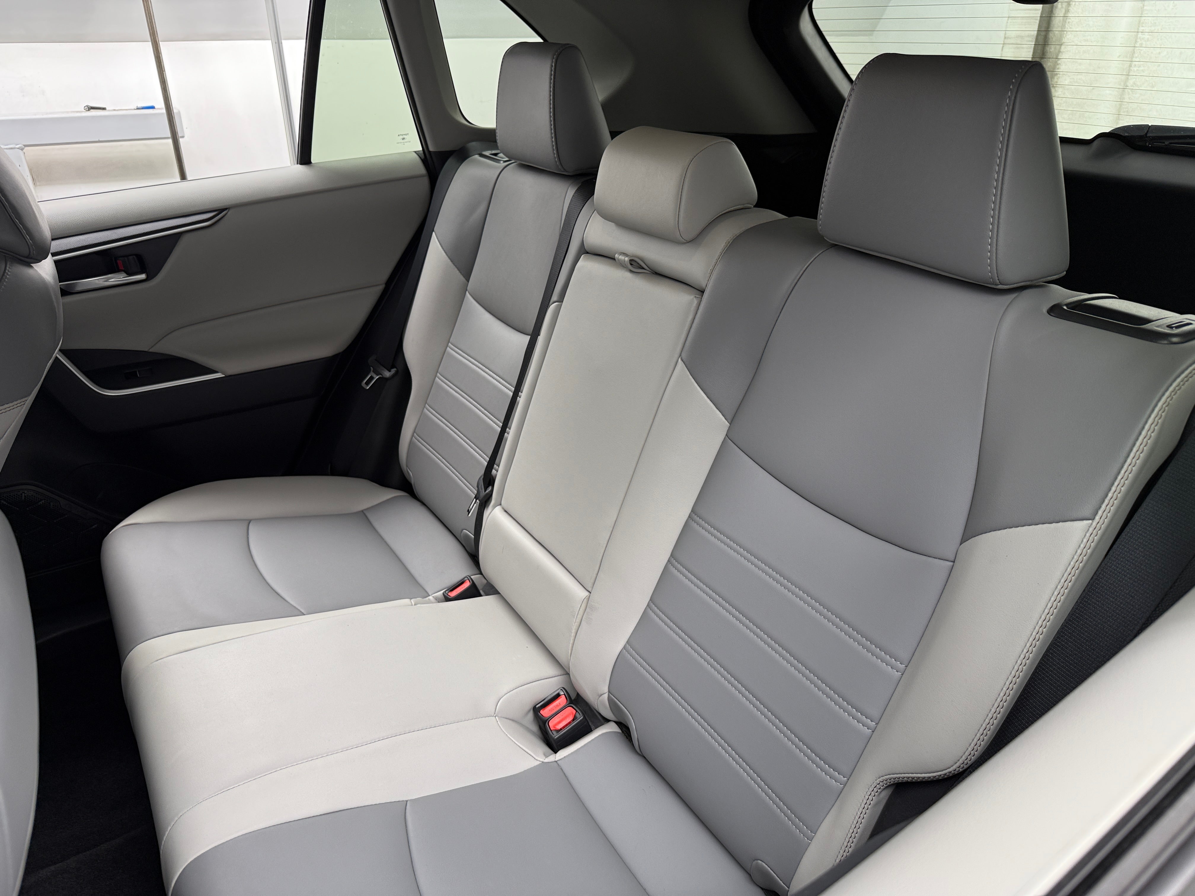 2022 Toyota RAV4 XLE Premium 5