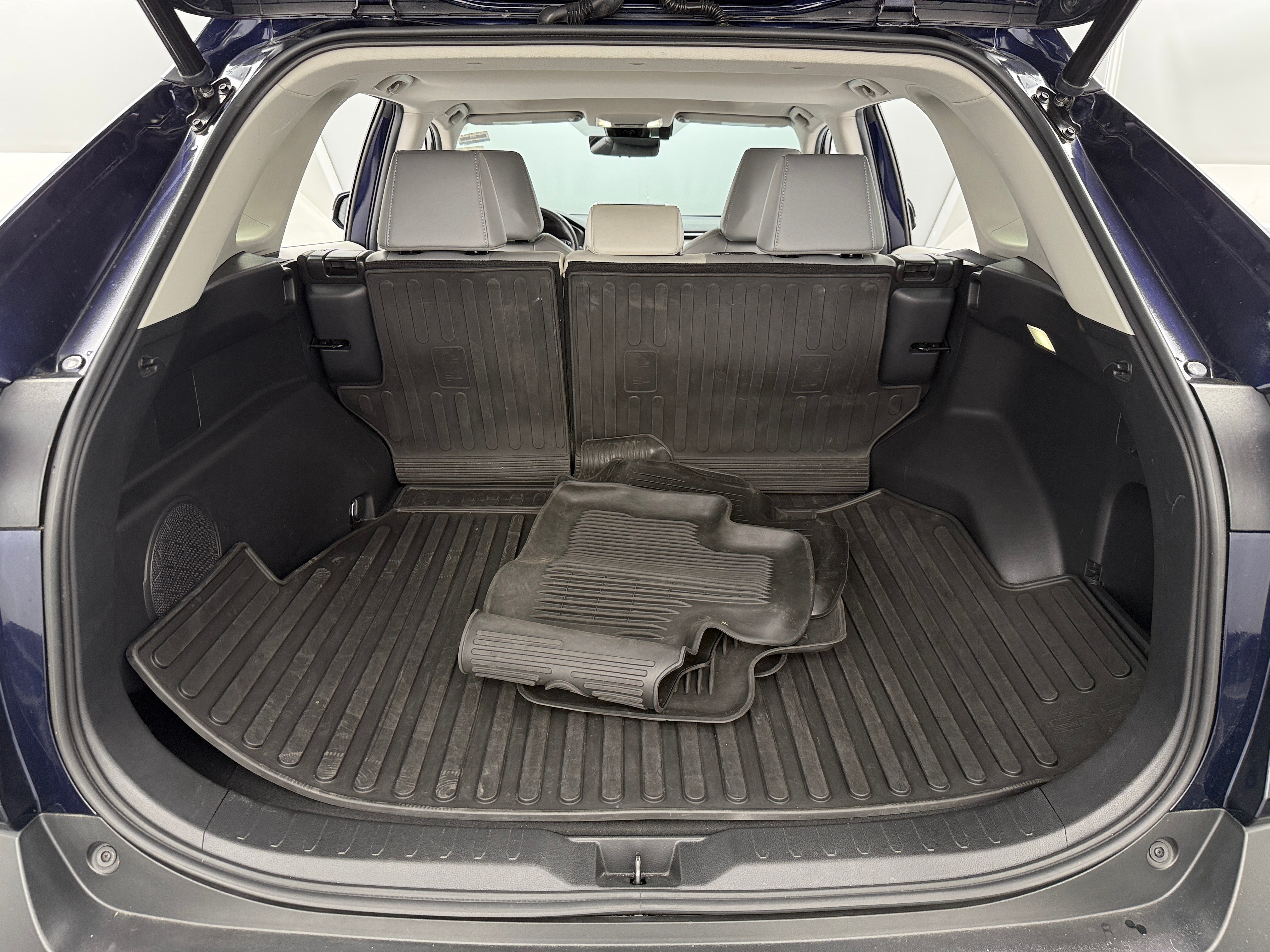 2022 Toyota RAV4 XLE Premium 6