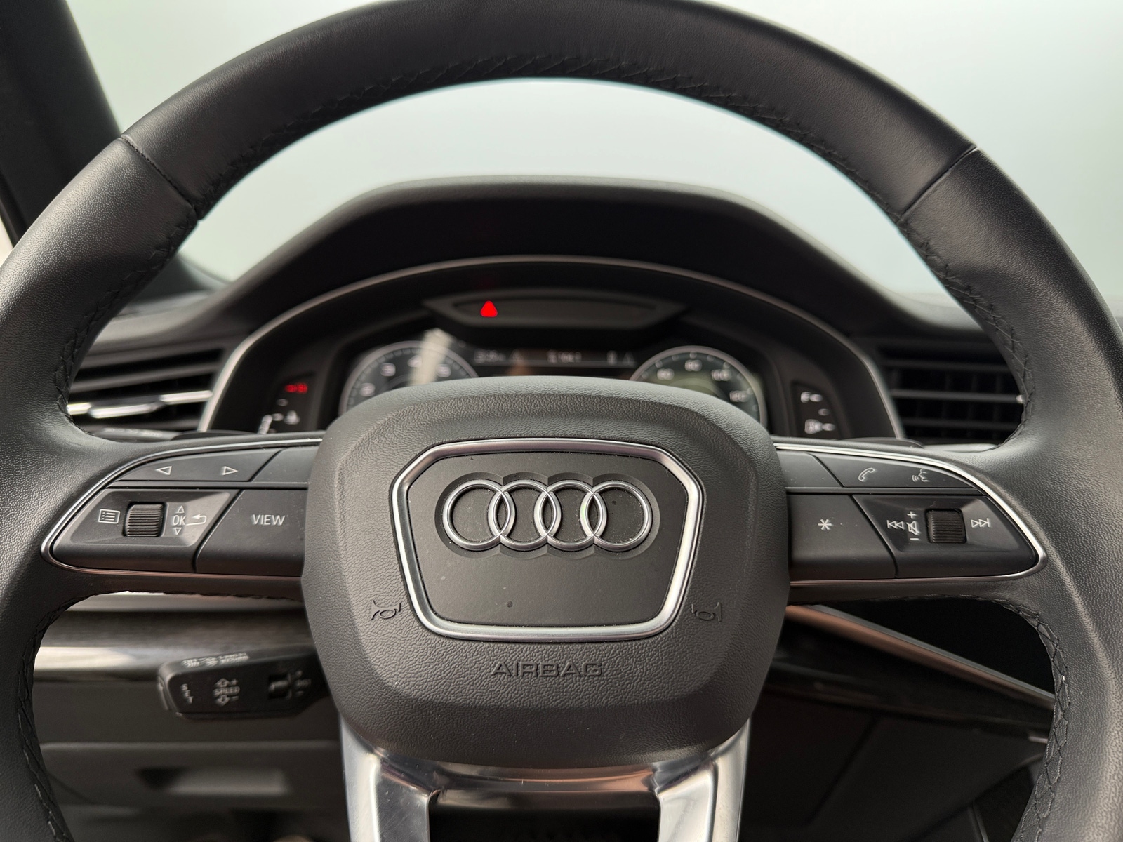 Thumbnail: 2023 Audi Q7 - 4