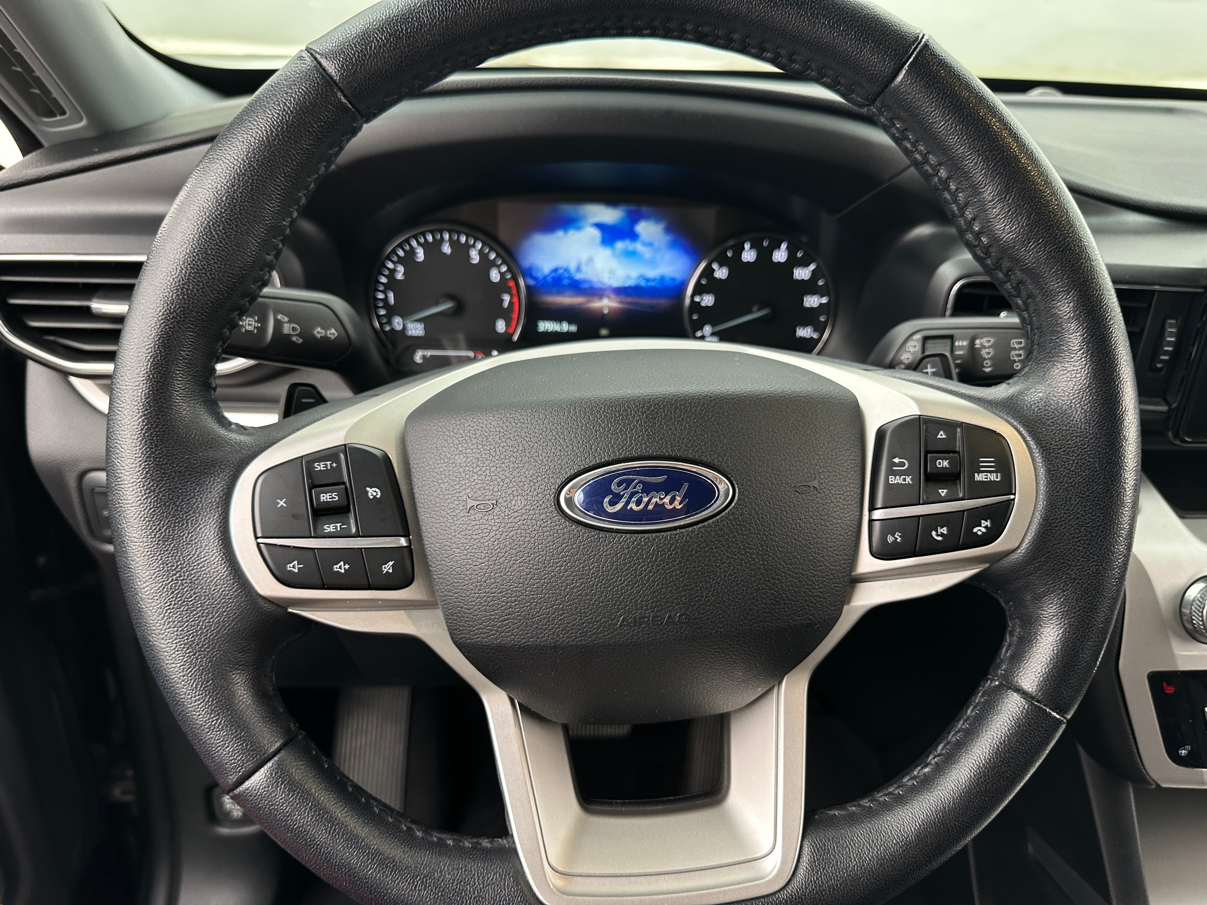 2021 Ford Explorer XLT 4