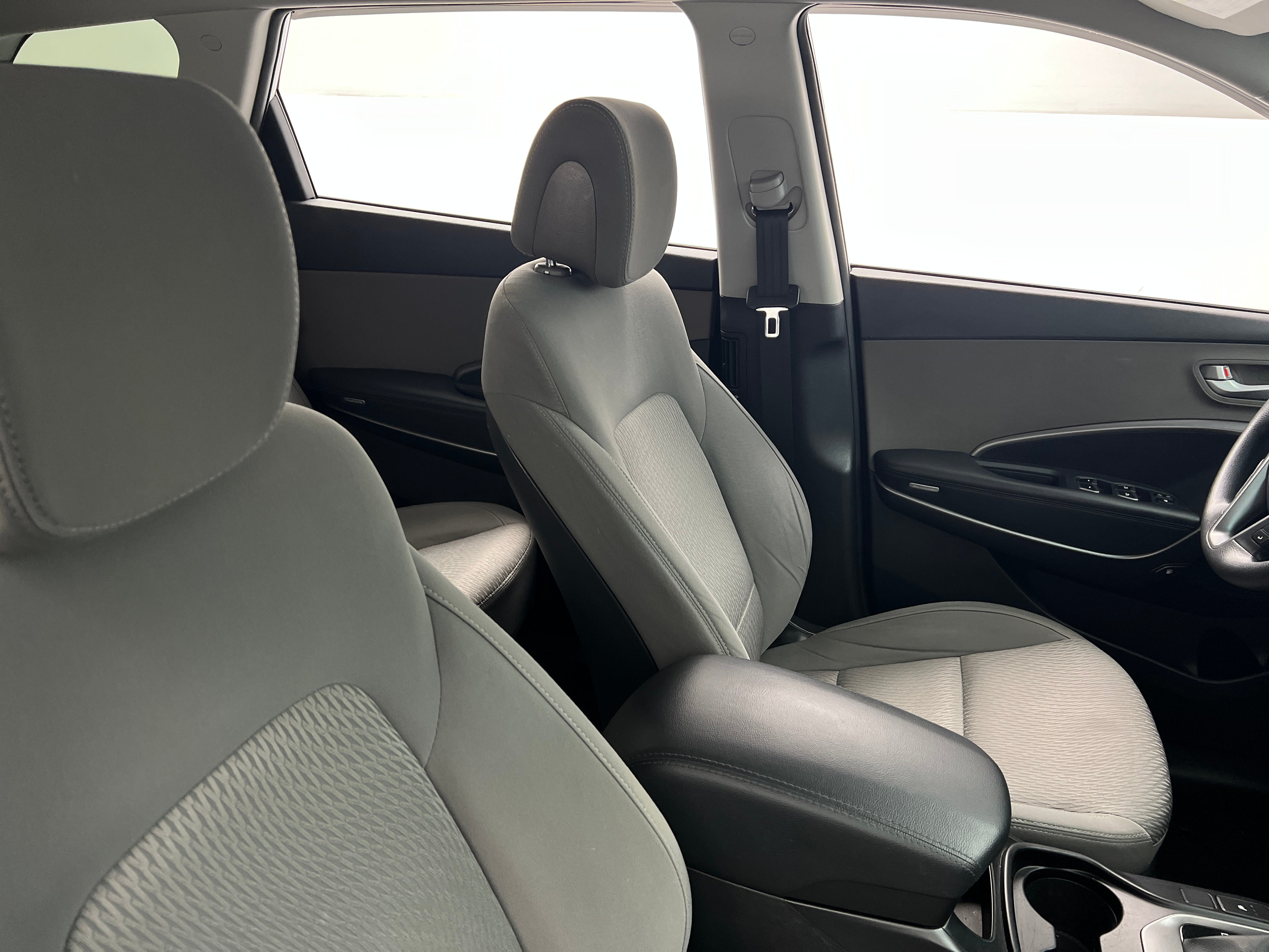 2016 Hyundai Santa Fe SE 2