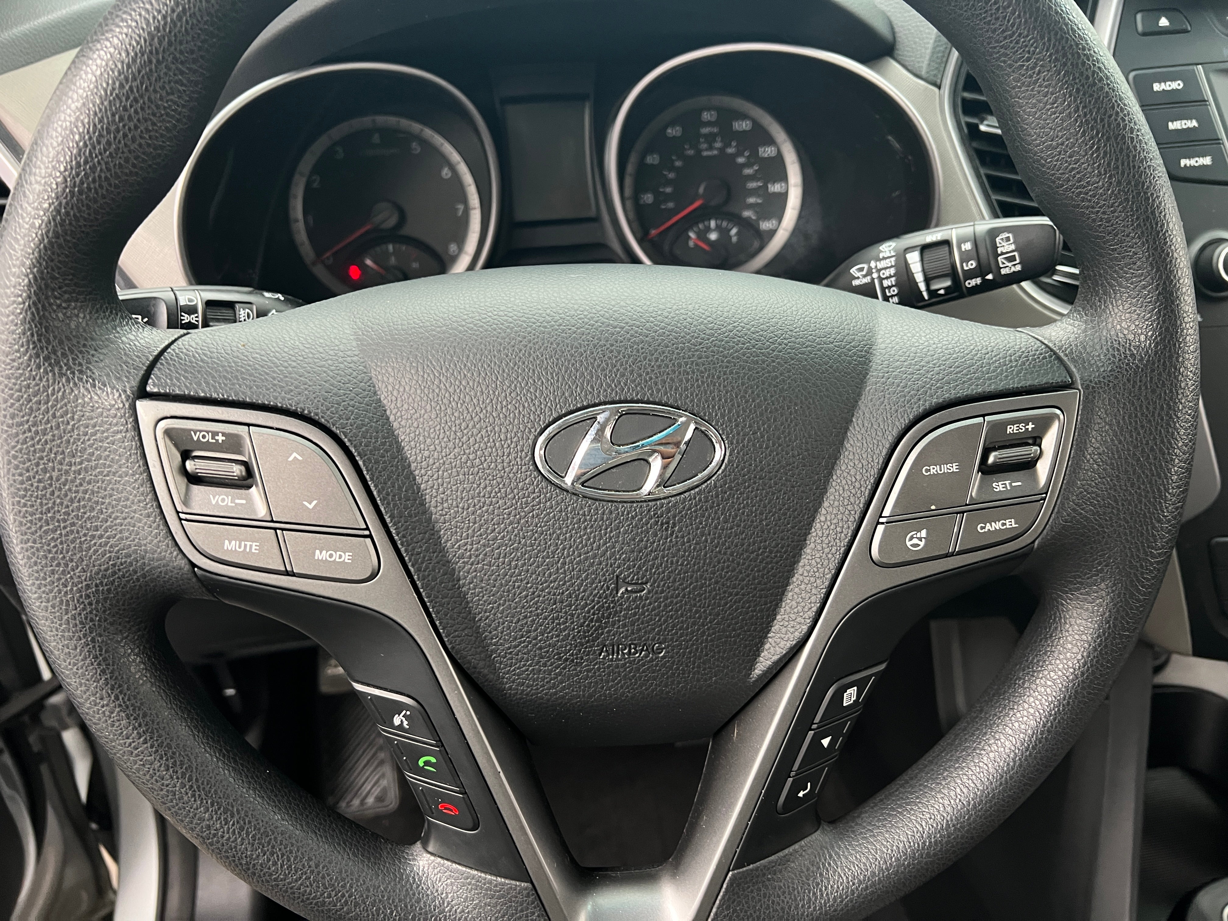 2016 Hyundai Santa Fe SE 5