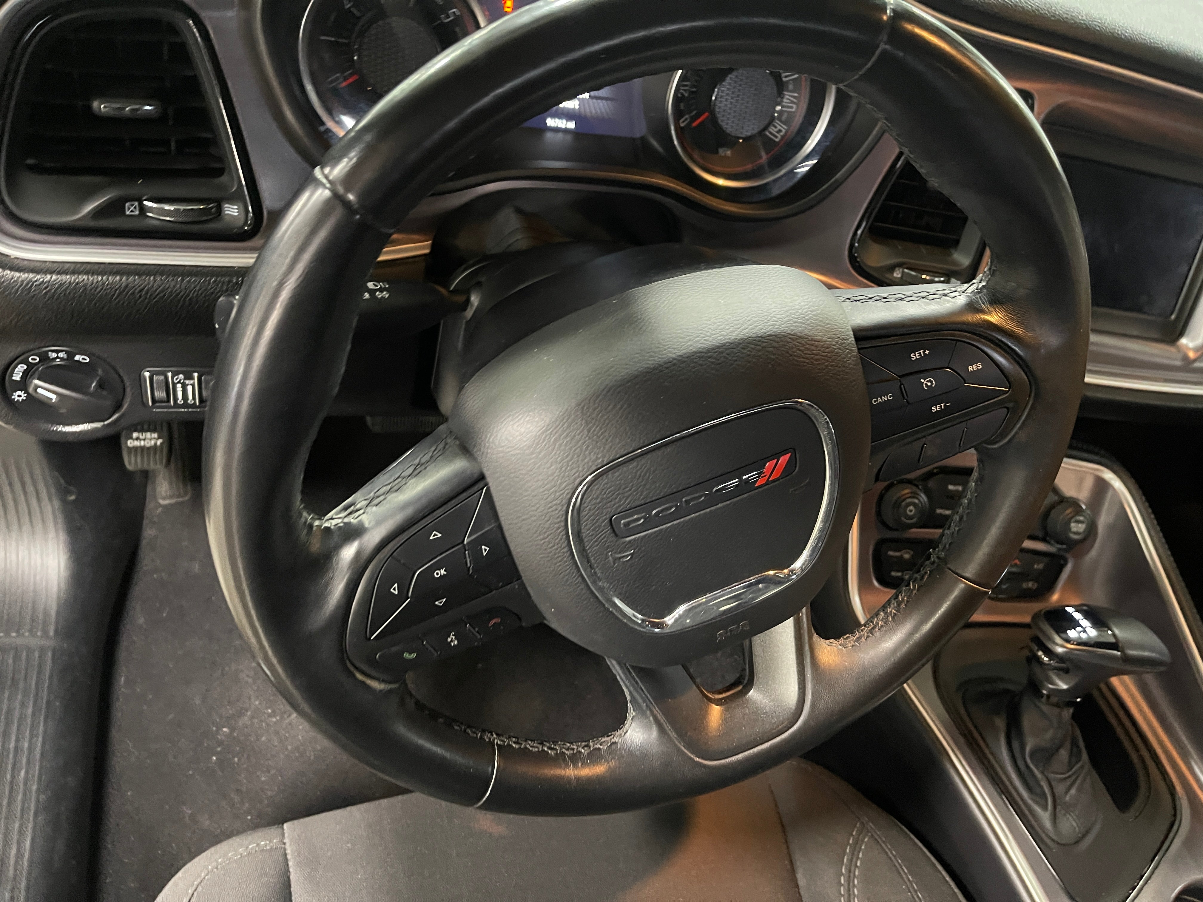 2019 Dodge Challenger SXT 4