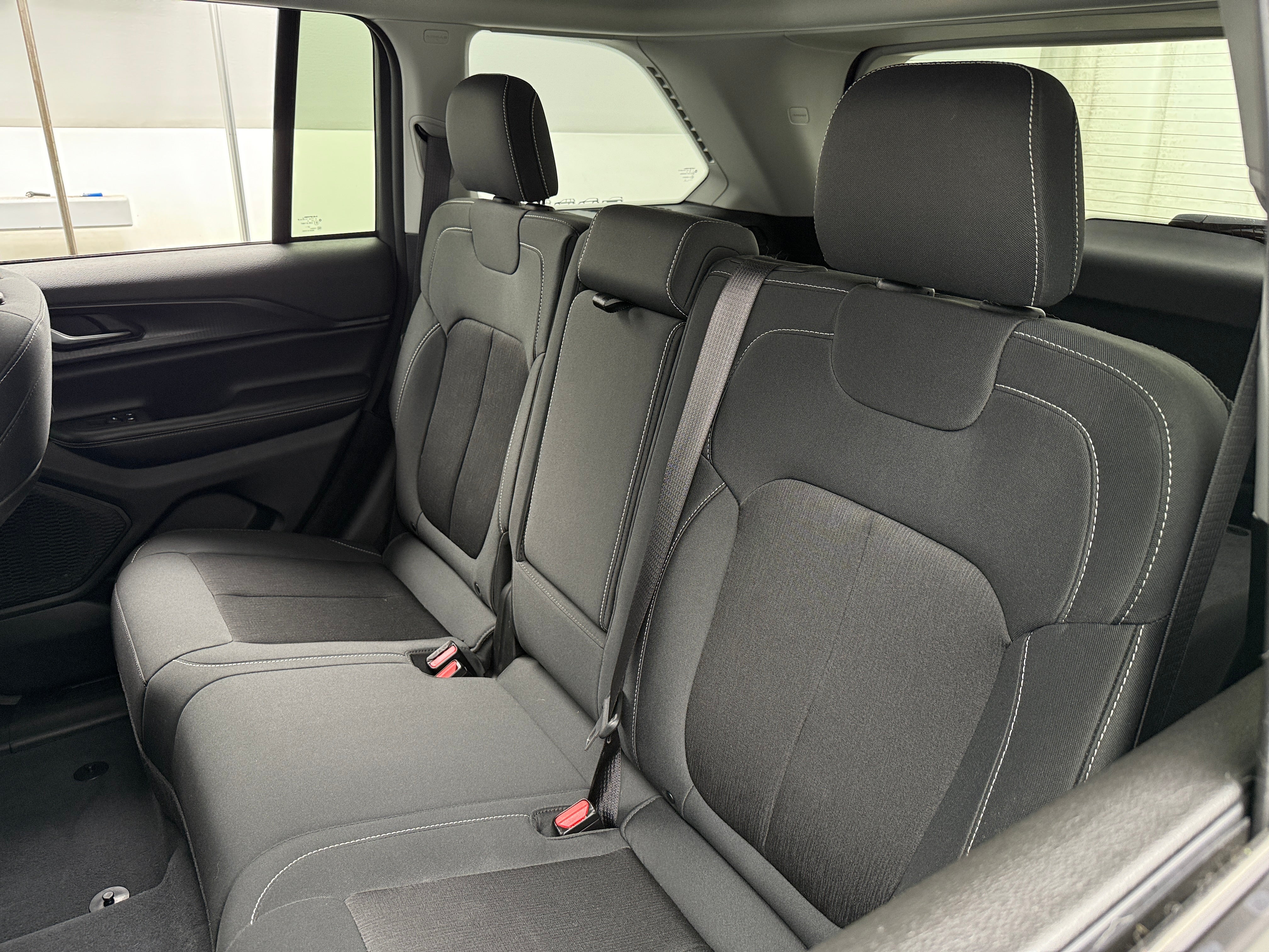2023 Jeep Grand Cherokee Laredo 6