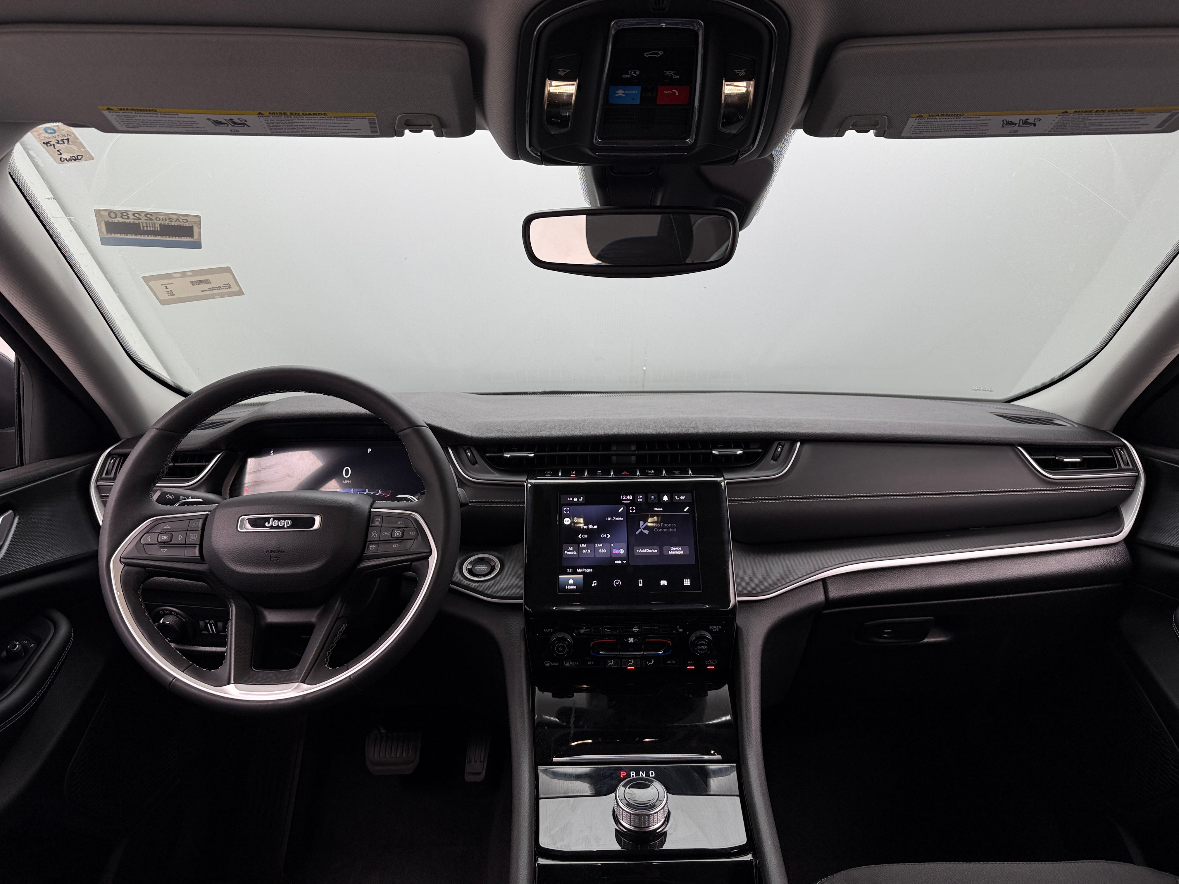2023 Jeep Grand Cherokee Laredo 3