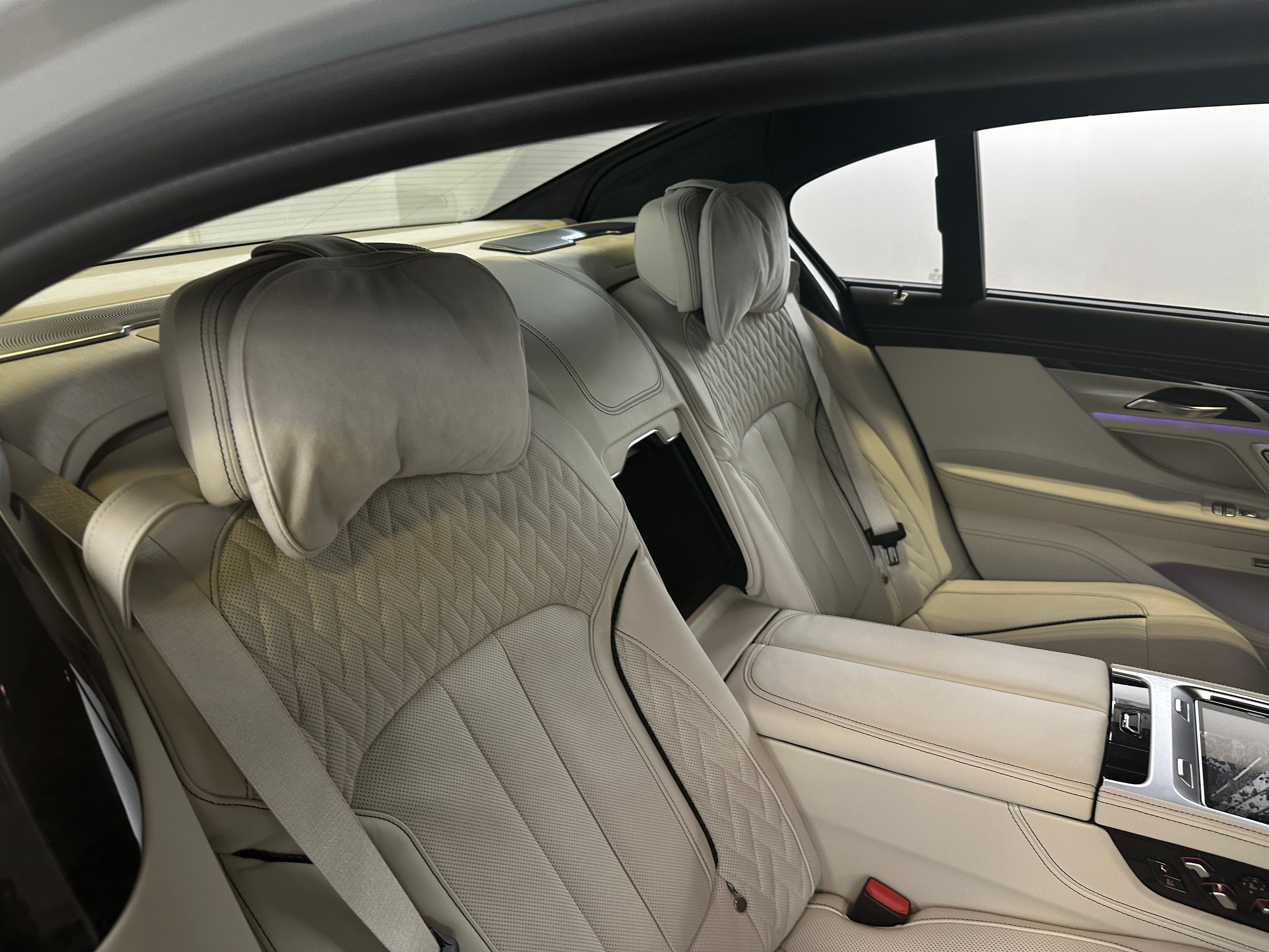 2018 BMW 7 Series M760i xDrive 5