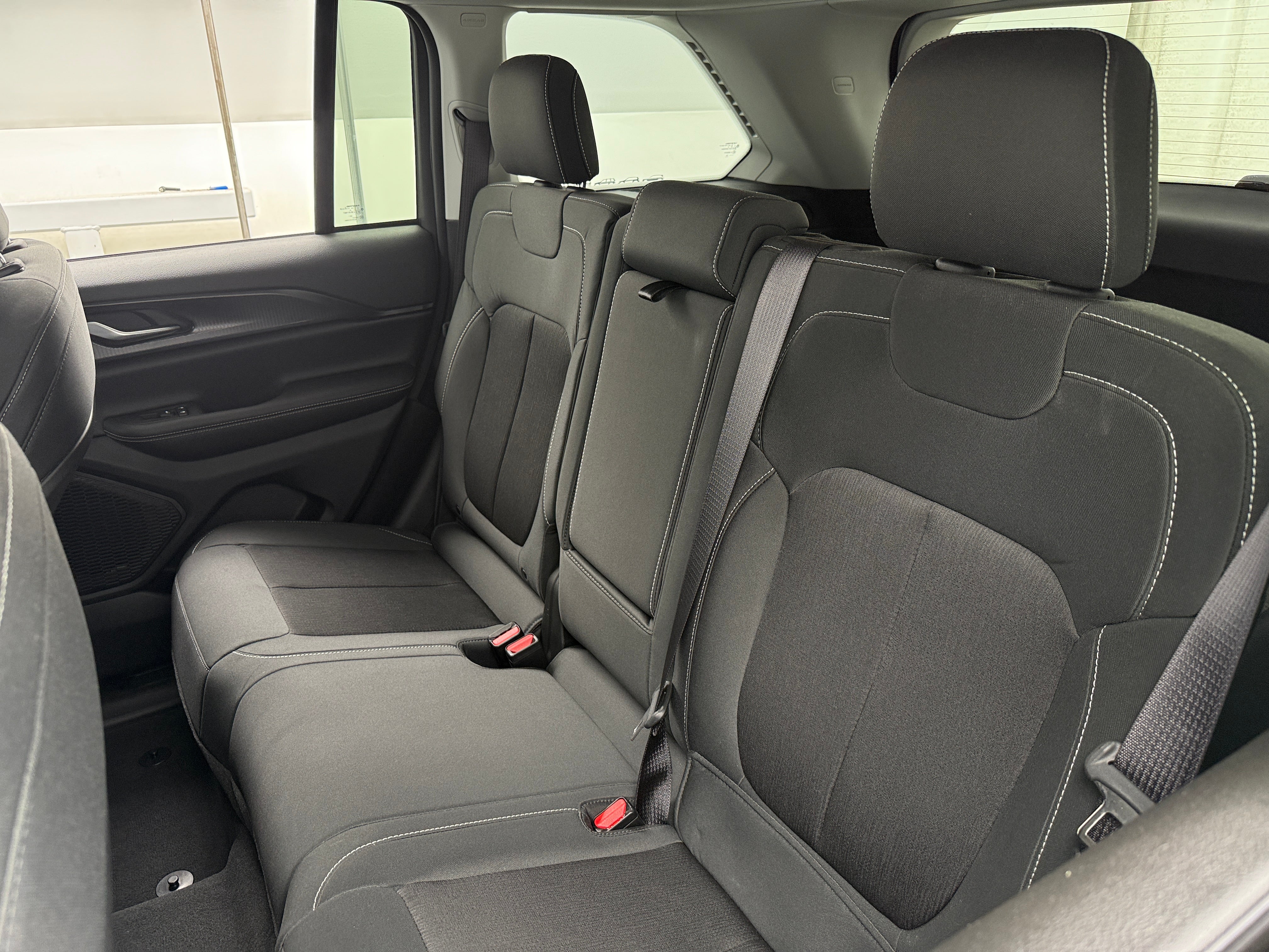 2023 Jeep Grand Cherokee Laredo 6