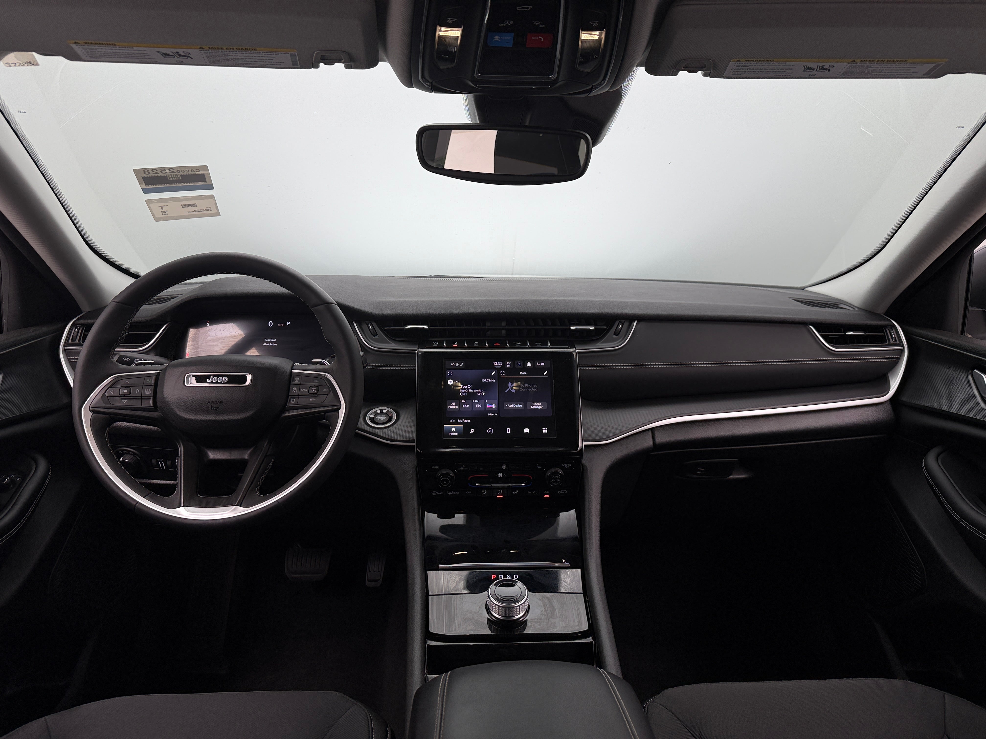 2023 Jeep Grand Cherokee Laredo 3