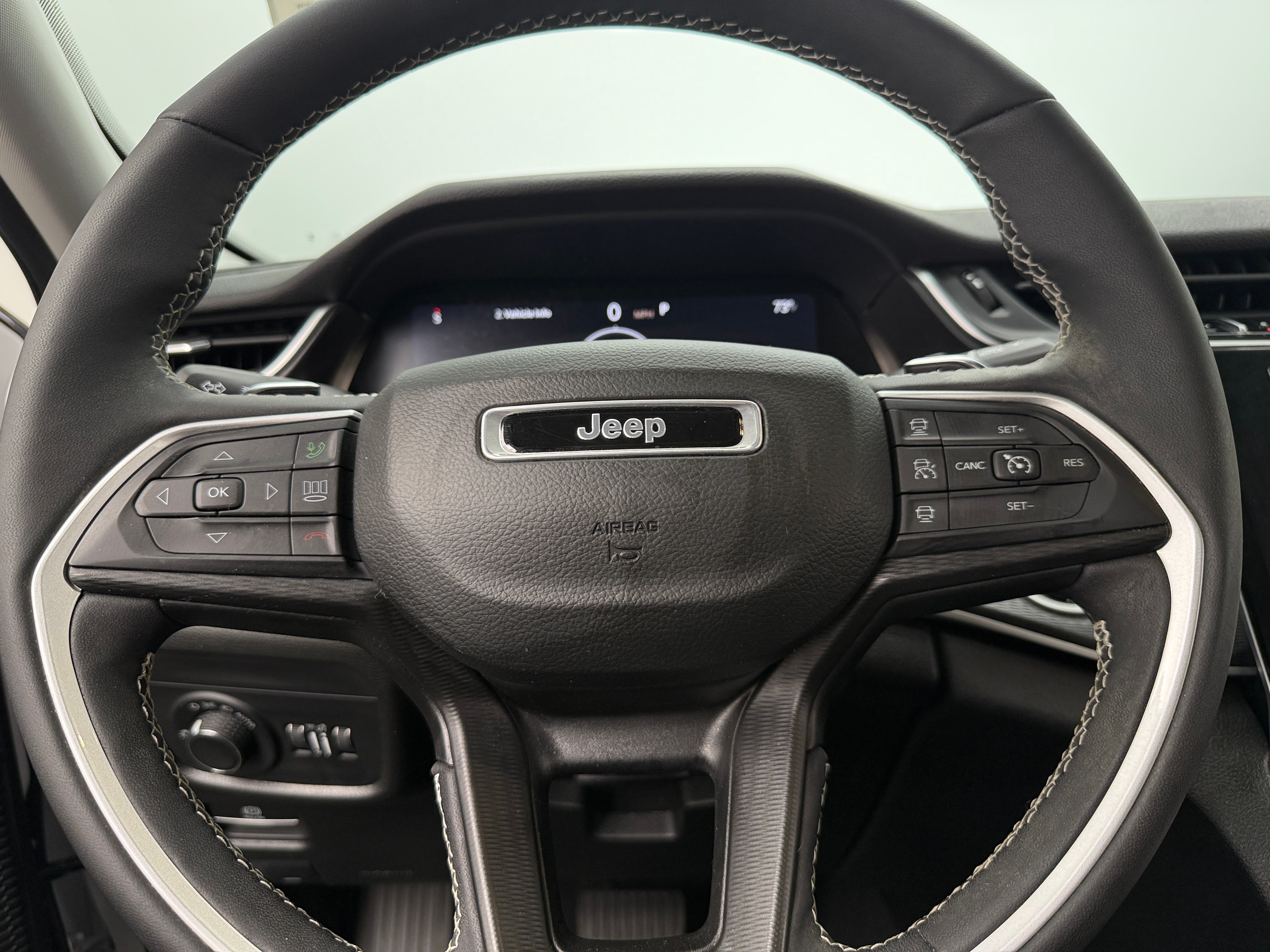 2023 Jeep Grand Cherokee Laredo 5