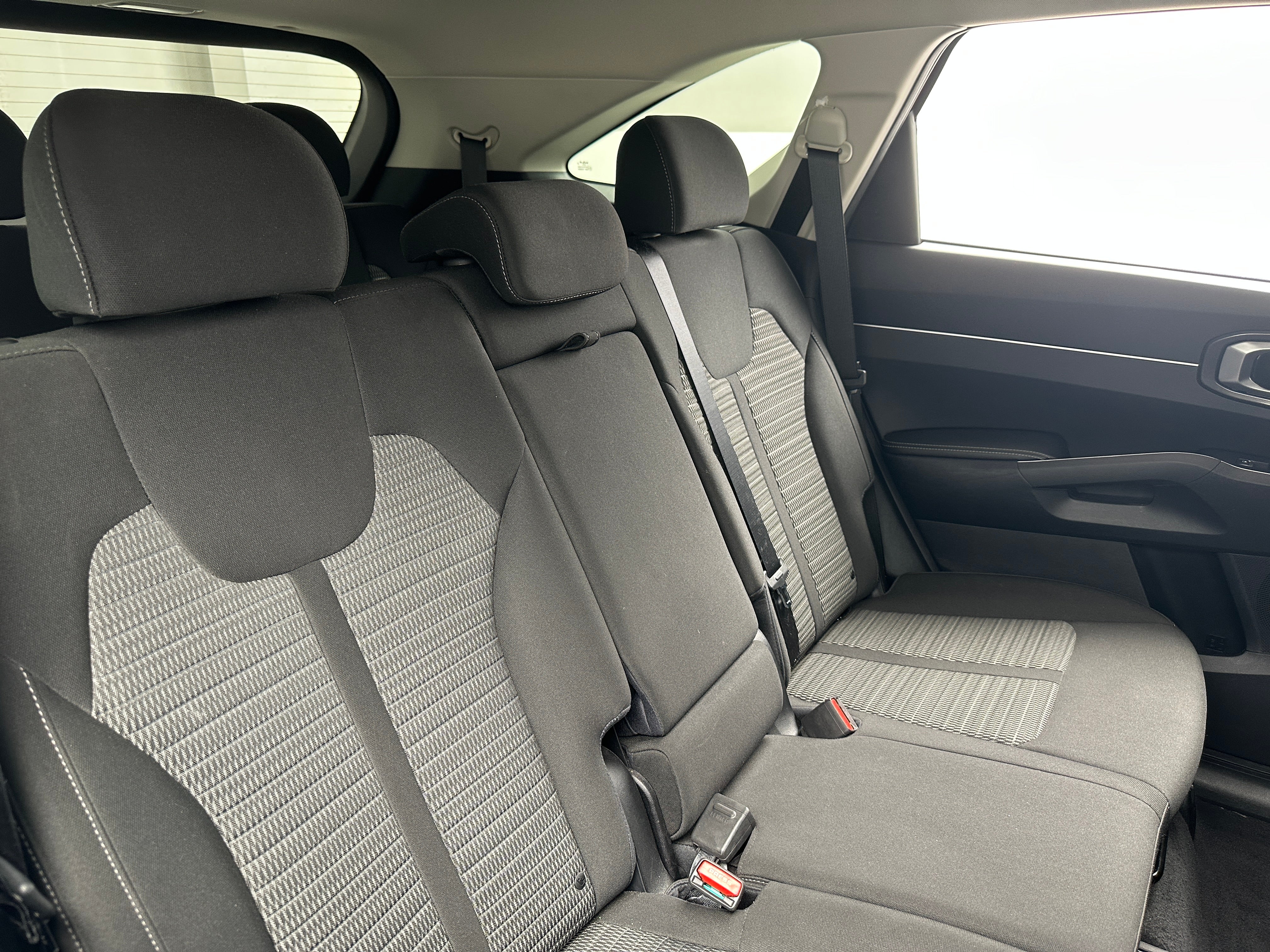 2022 Kia Sorento LX 6
