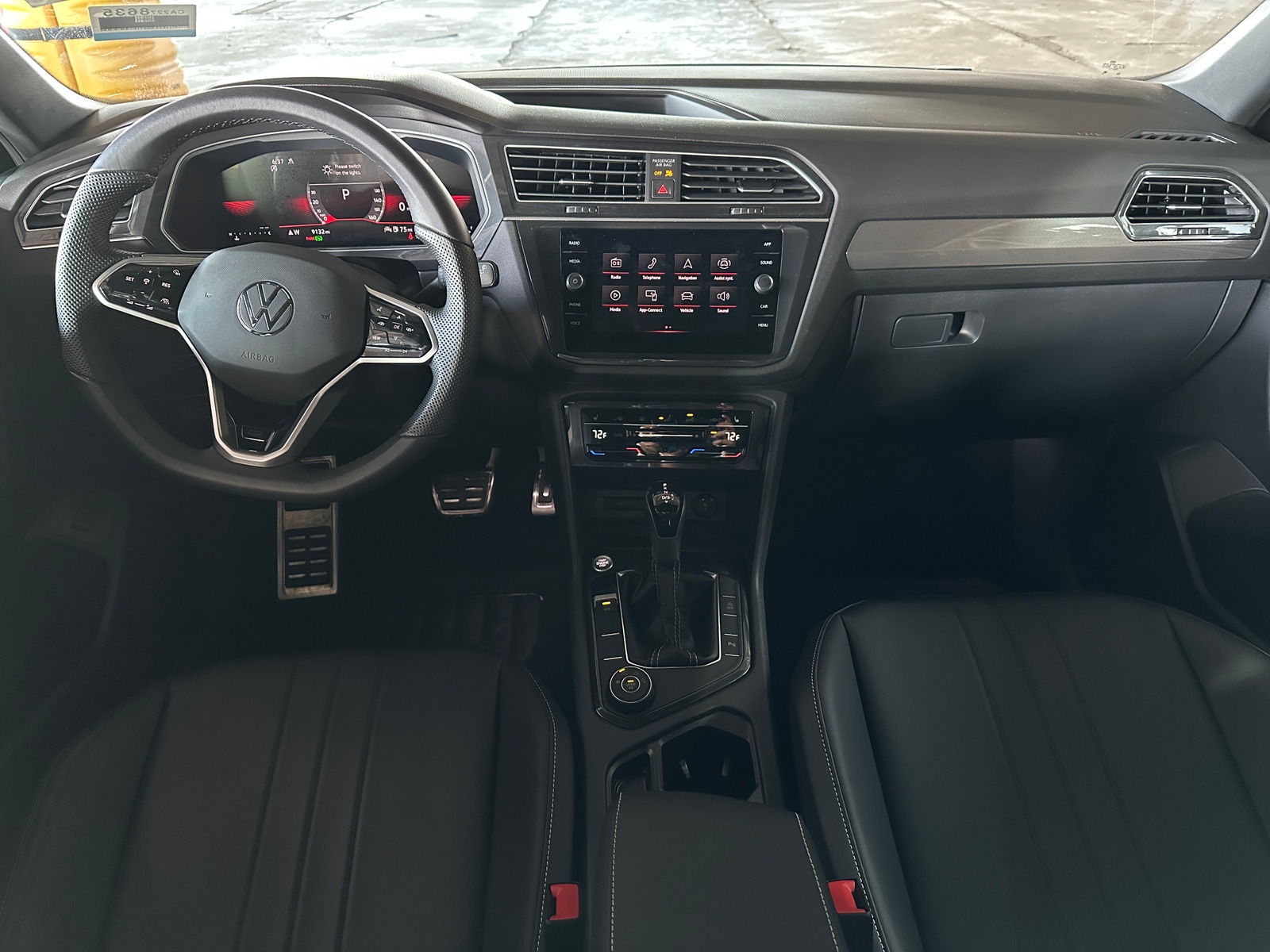 Thumbnail: 2024 Volkswagen Tiguan - 2