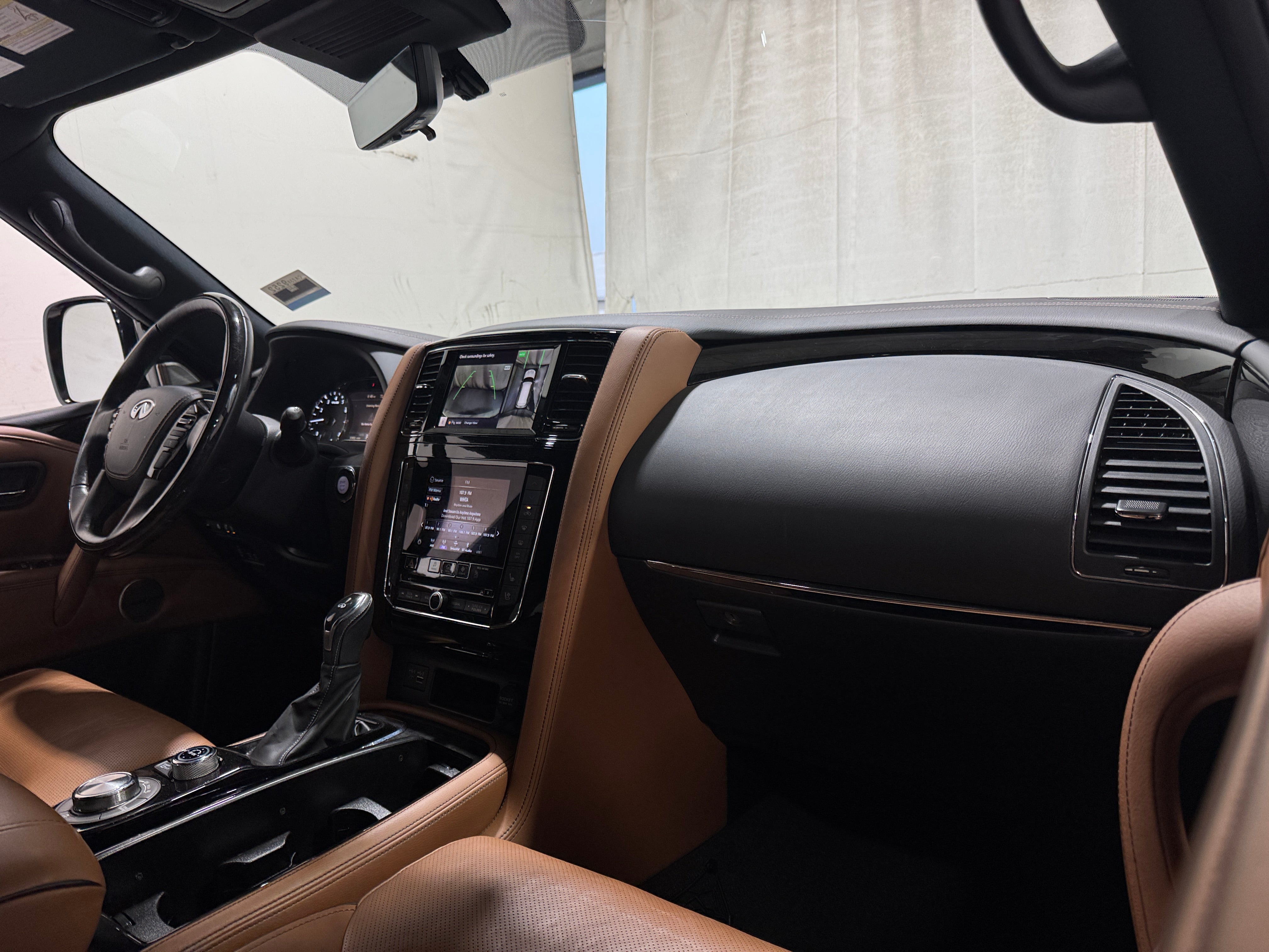 2021 INFINITI QX80 Sensory 2