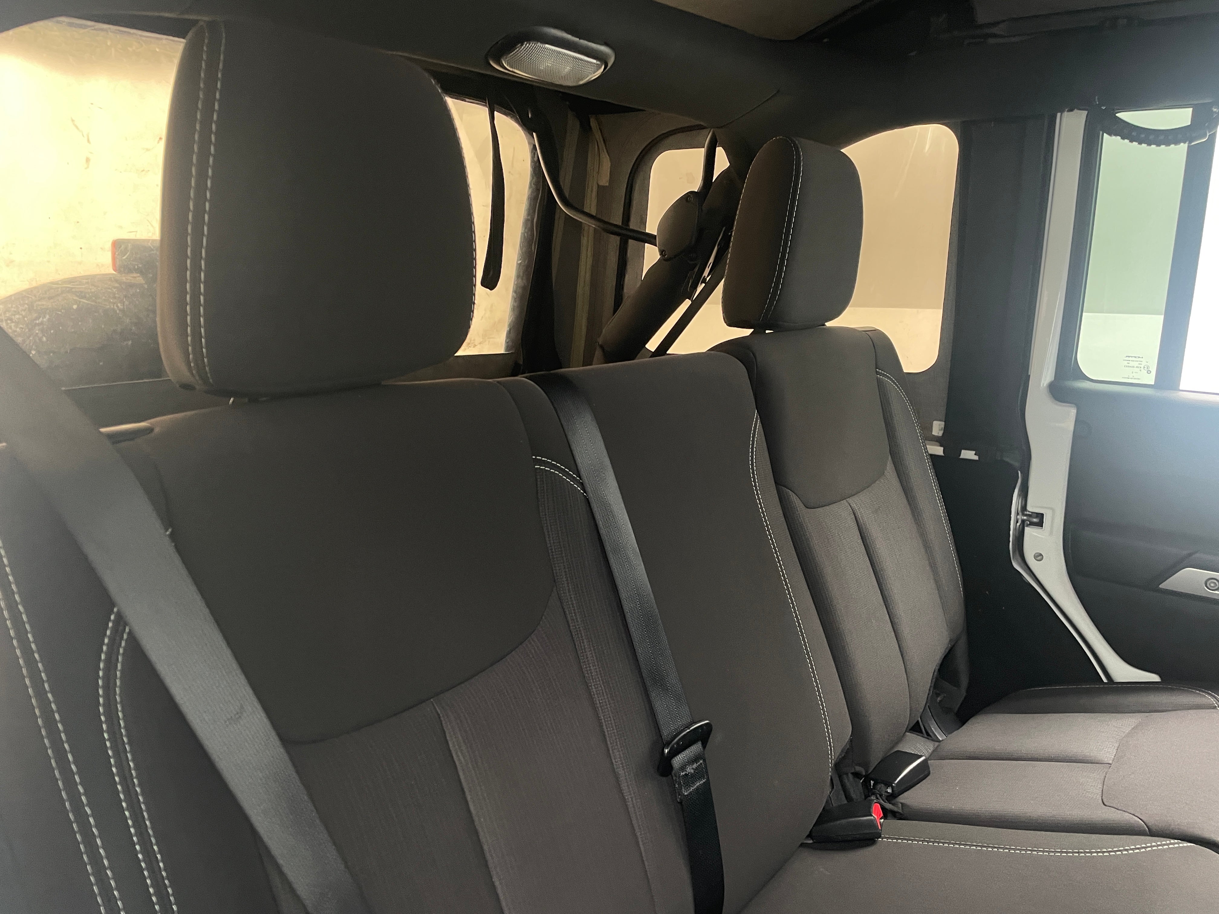 2015 Jeep Wrangler Unlimited Sahara 6