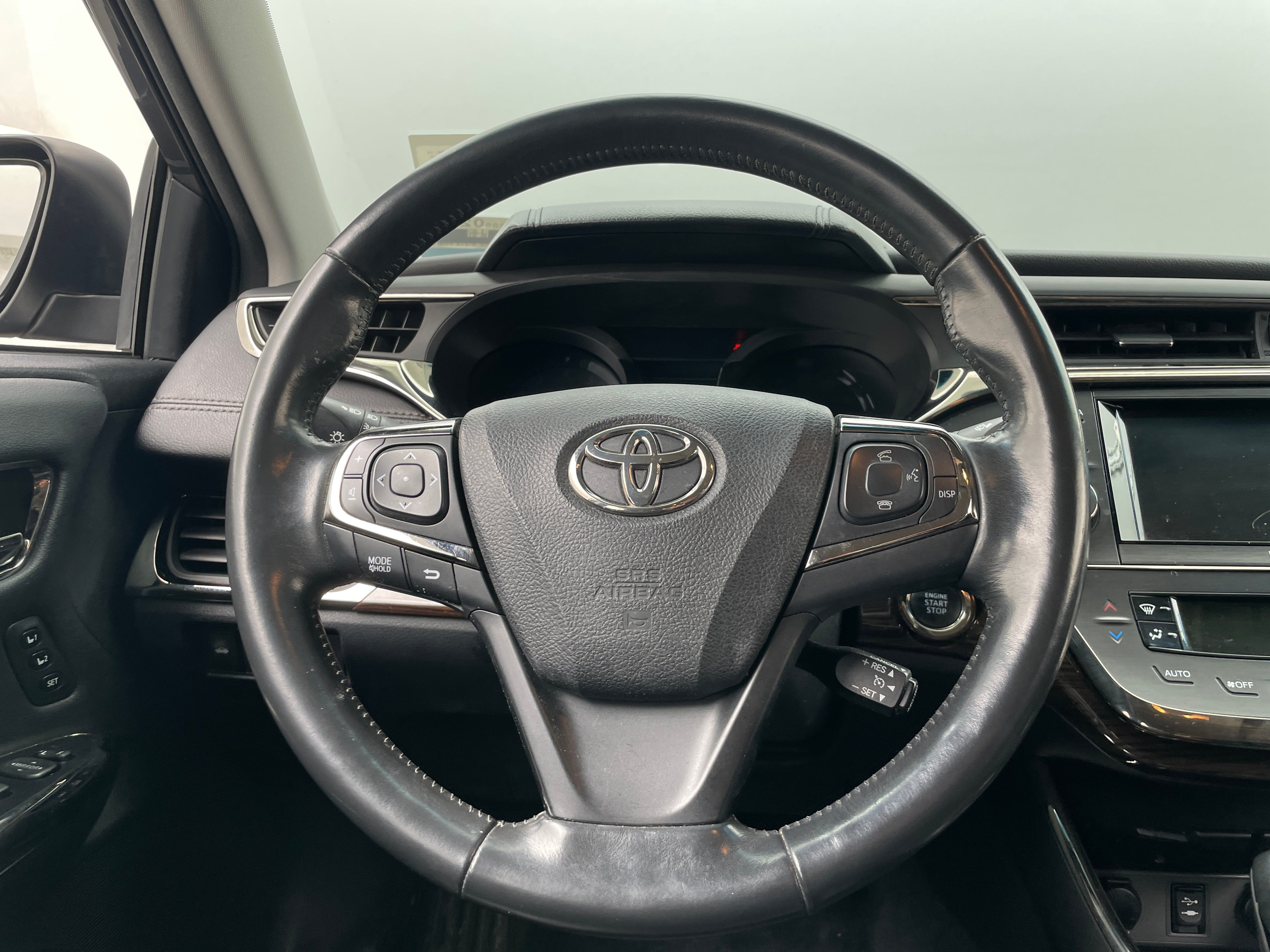 2013 Toyota Avalon Limited 4