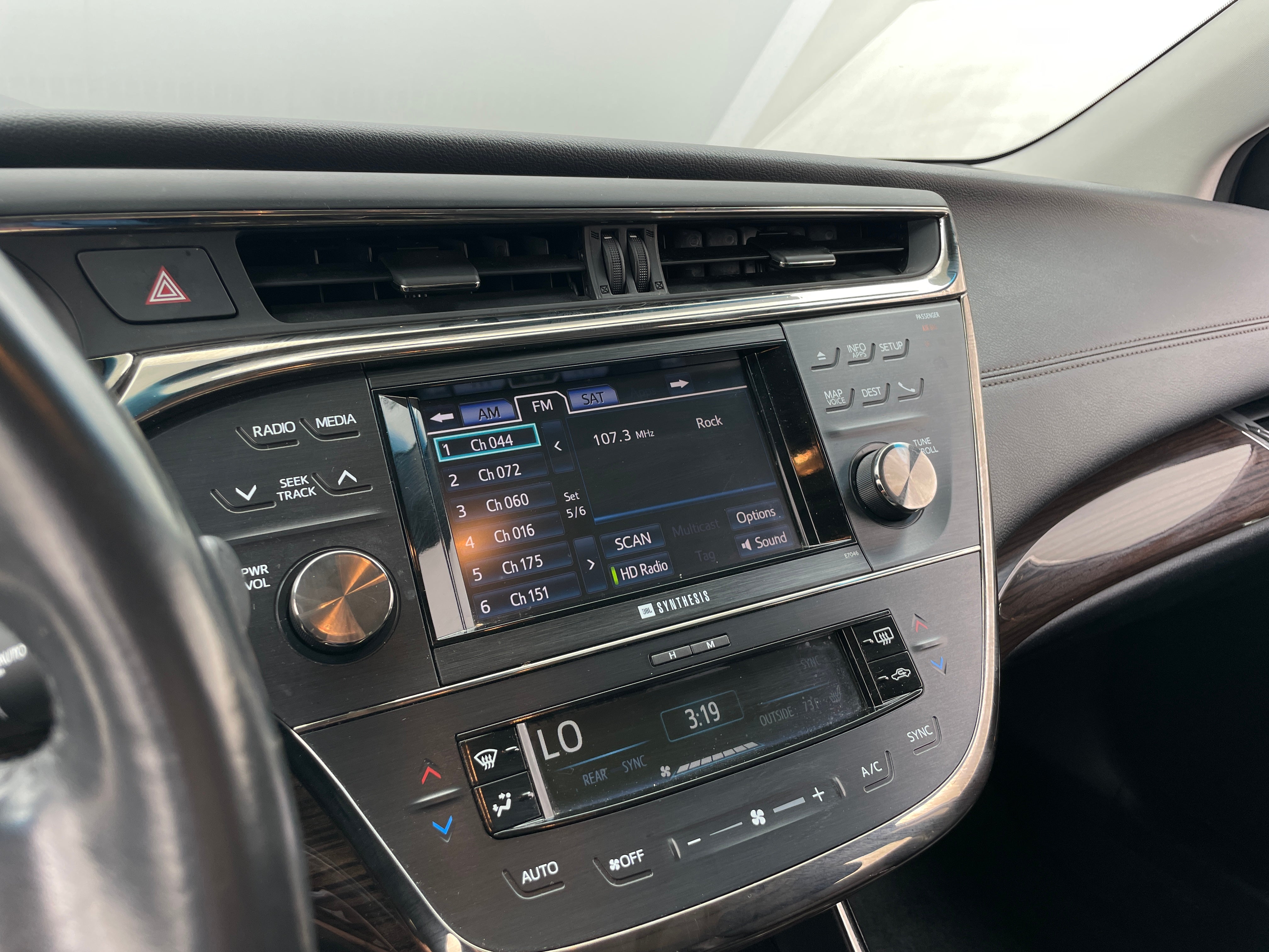 2013 Toyota Avalon Limited 3