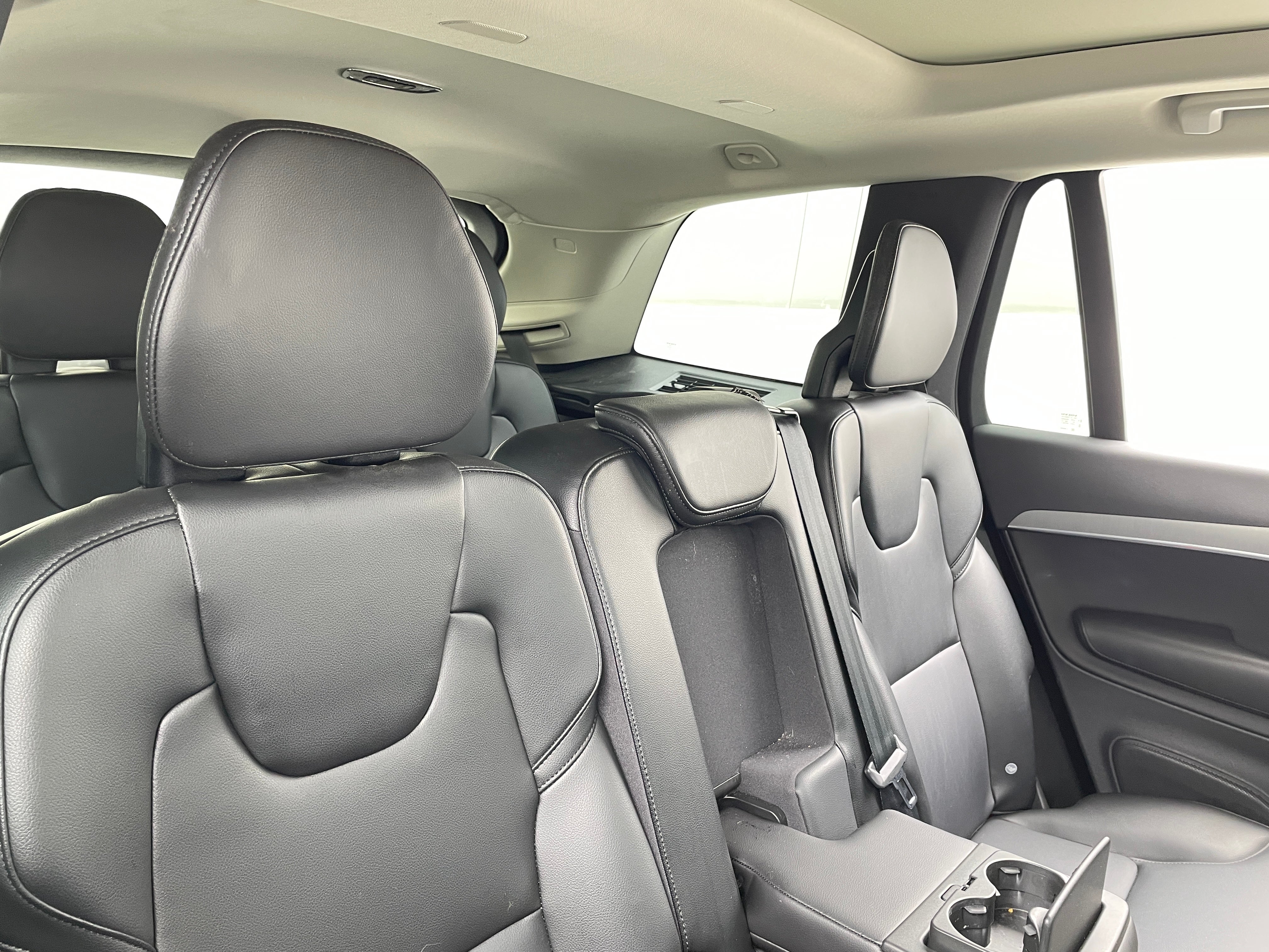 2022 Volvo XC90 T5 Momentum 5