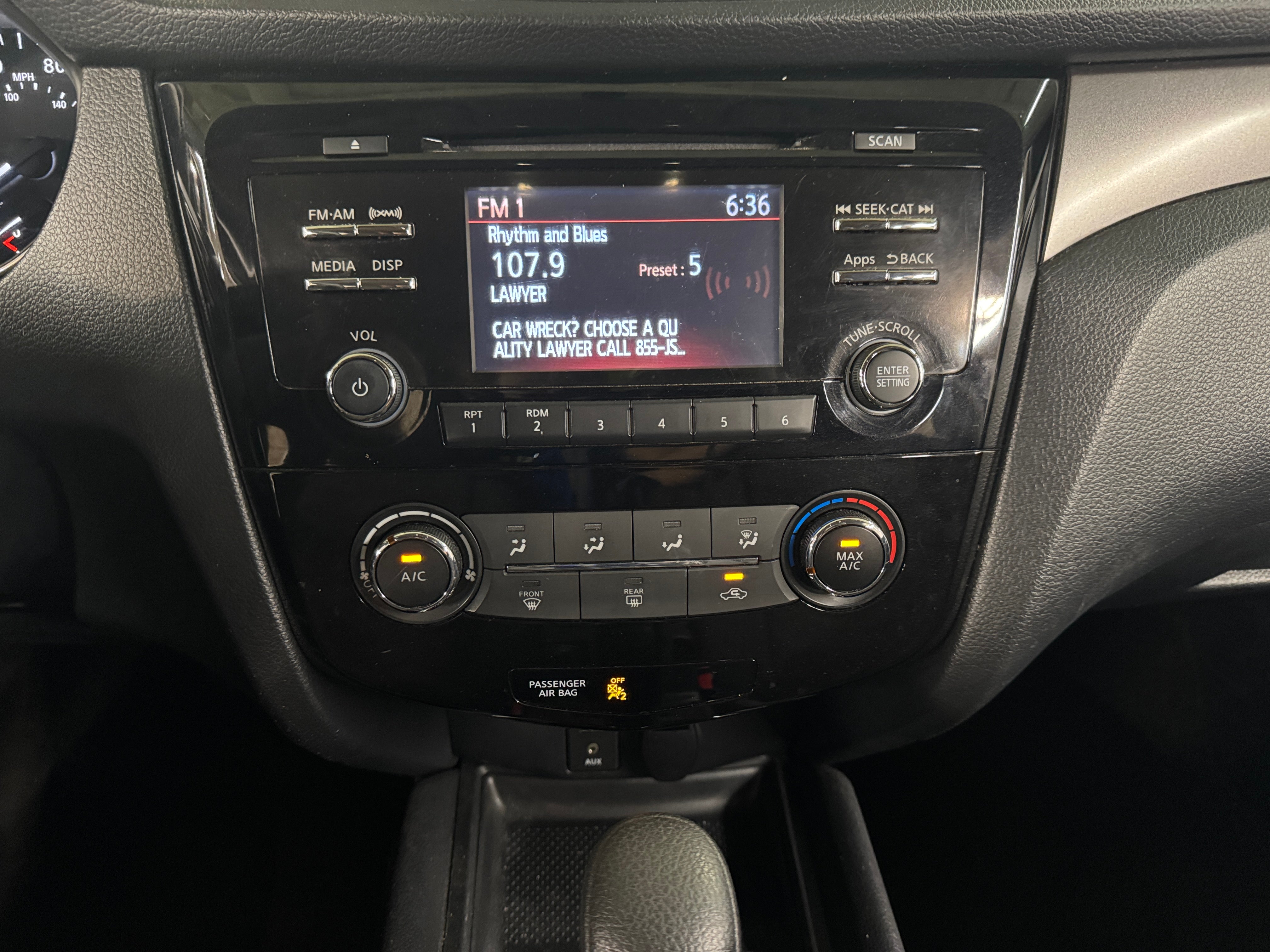 2016 Nissan Rogue S 4