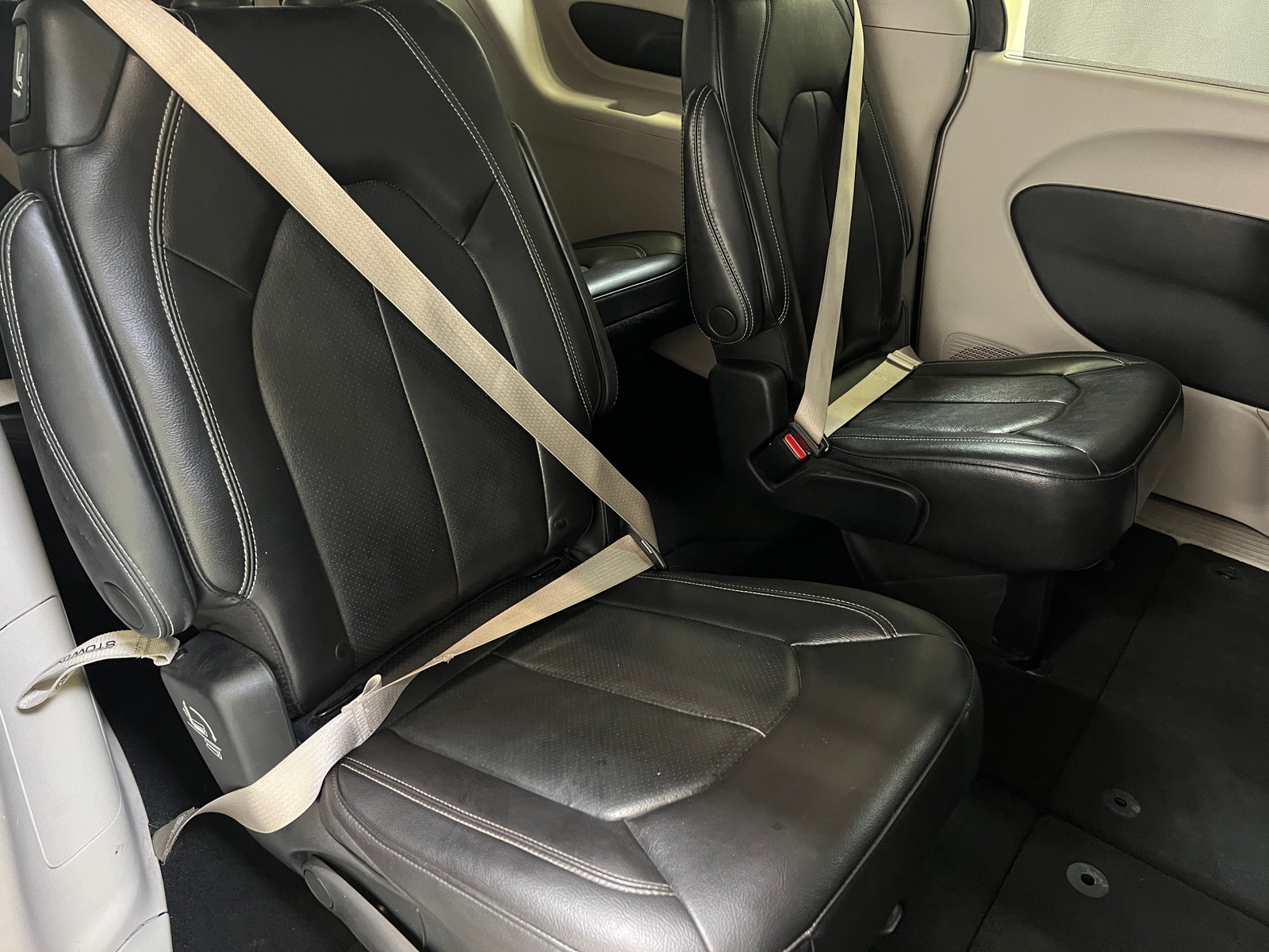 Thumbnail: 2022 Chrysler Pacifica - 5