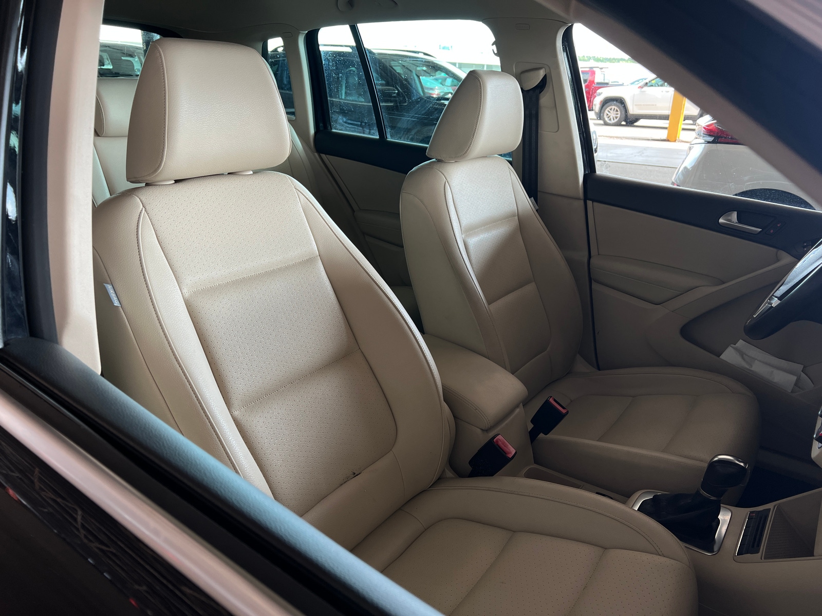 Thumbnail: 2012 Volkswagen Tiguan - 2
