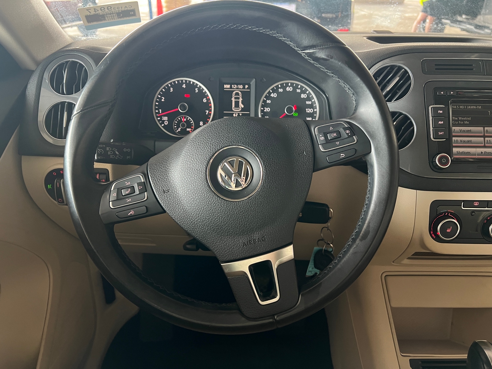 Thumbnail: 2012 Volkswagen Tiguan - 5