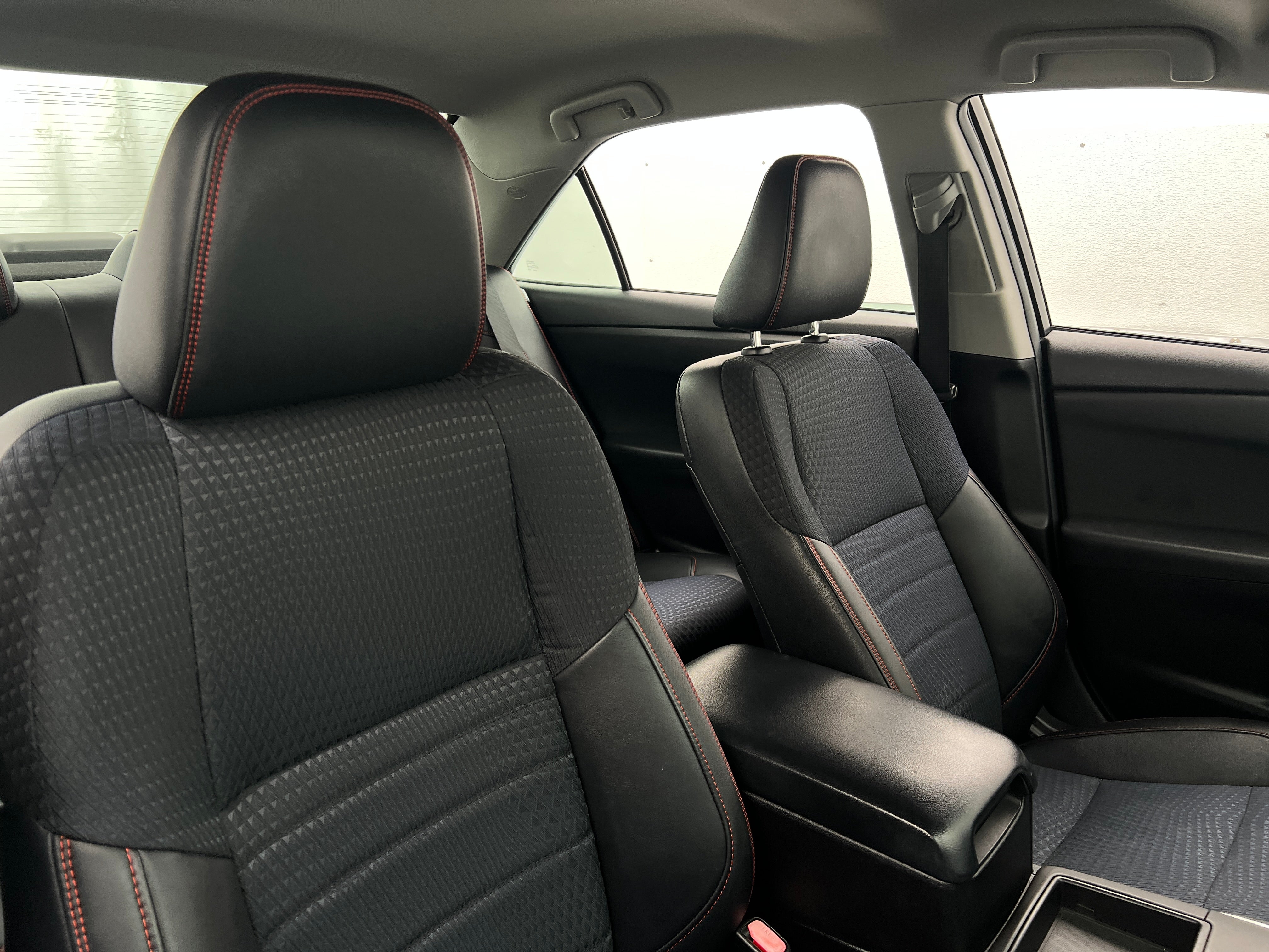 2015 Toyota Camry SE 2