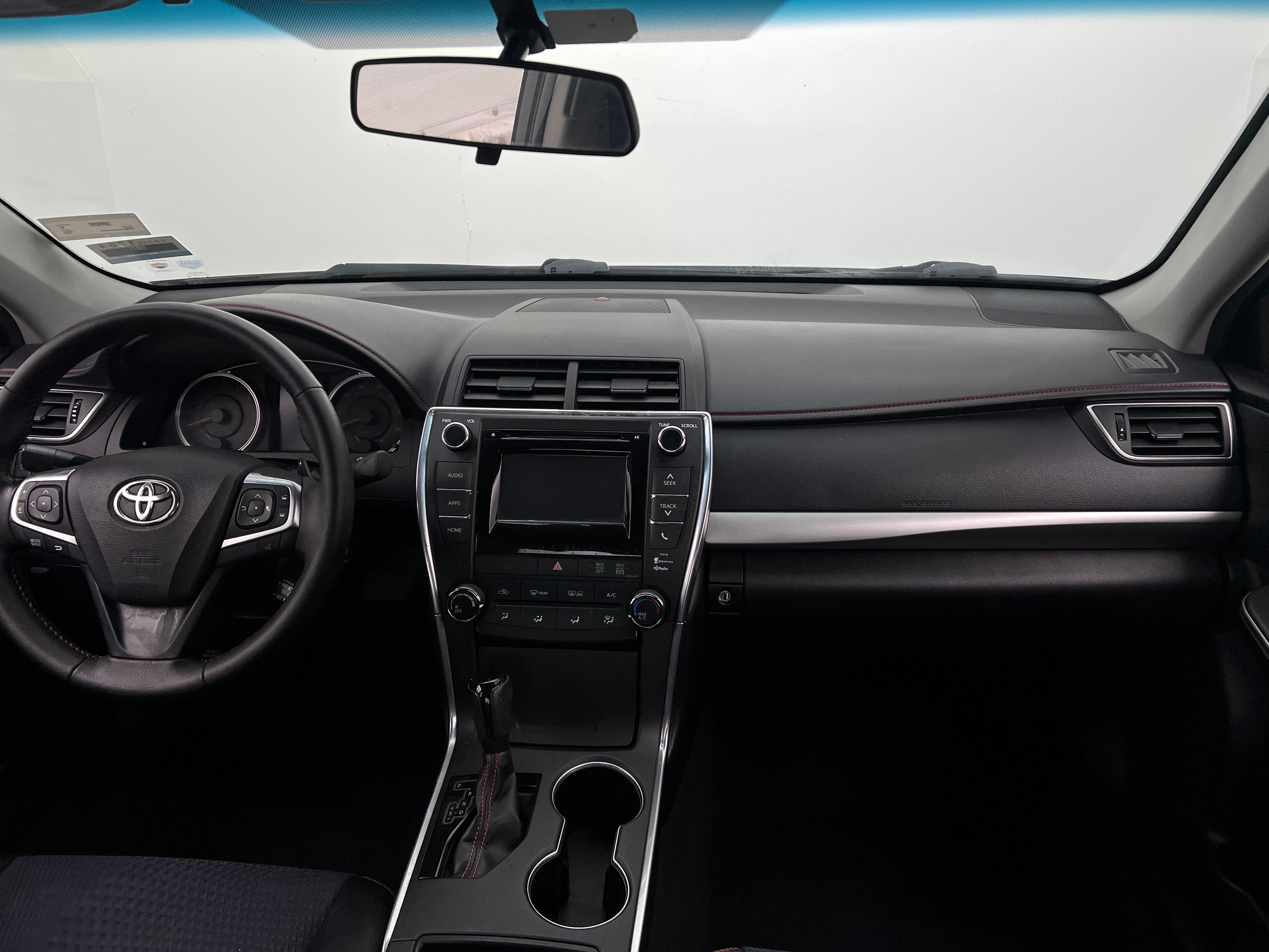 2015 Toyota Camry SE 3
