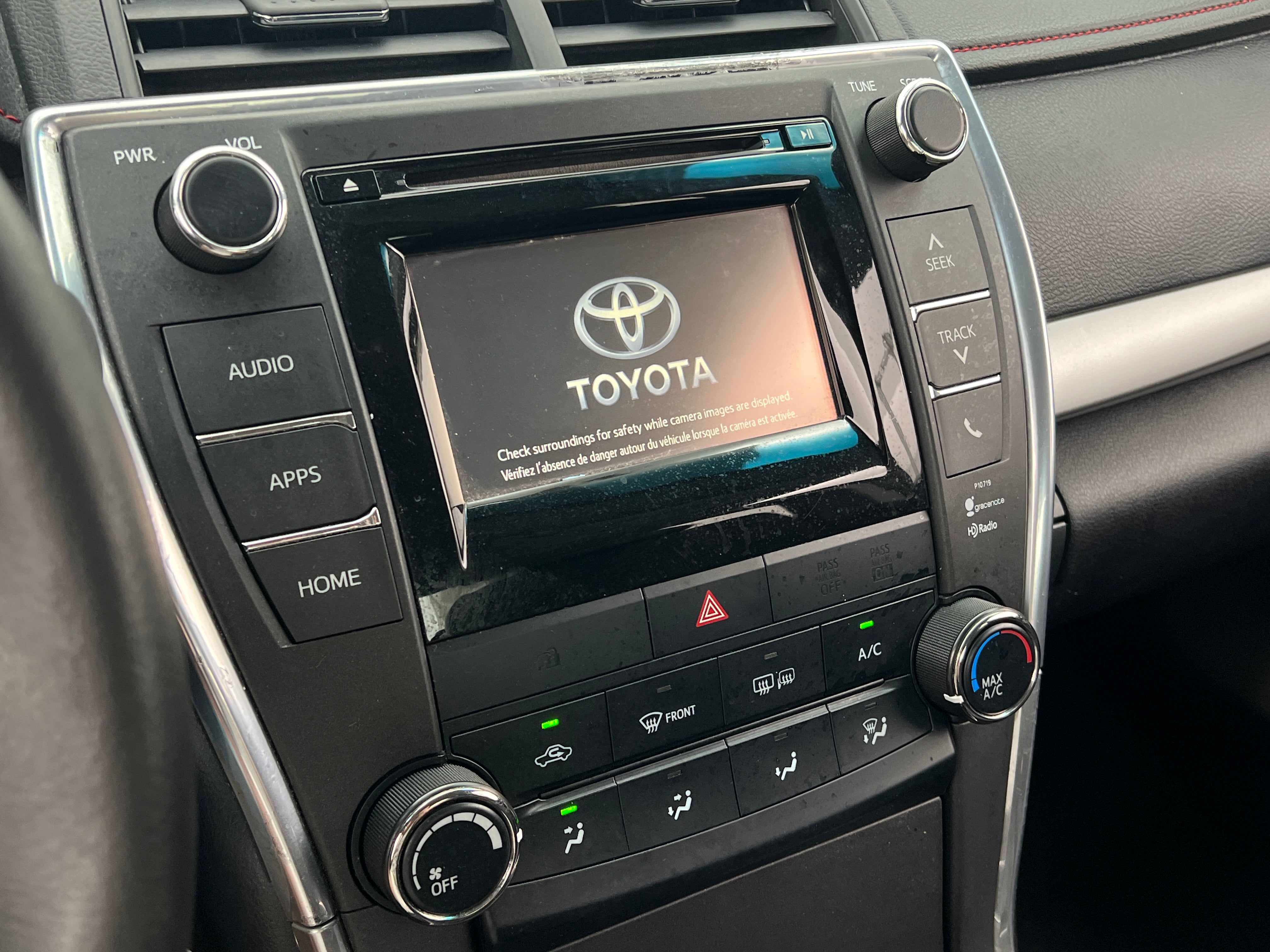 2015 Toyota Camry SE 4
