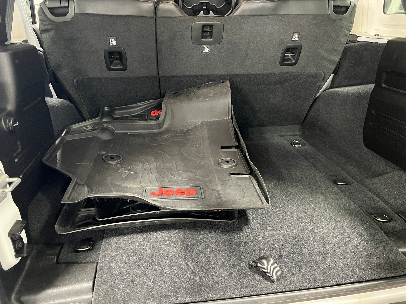 Thumbnail: 2020 Jeep Wrangler - 7