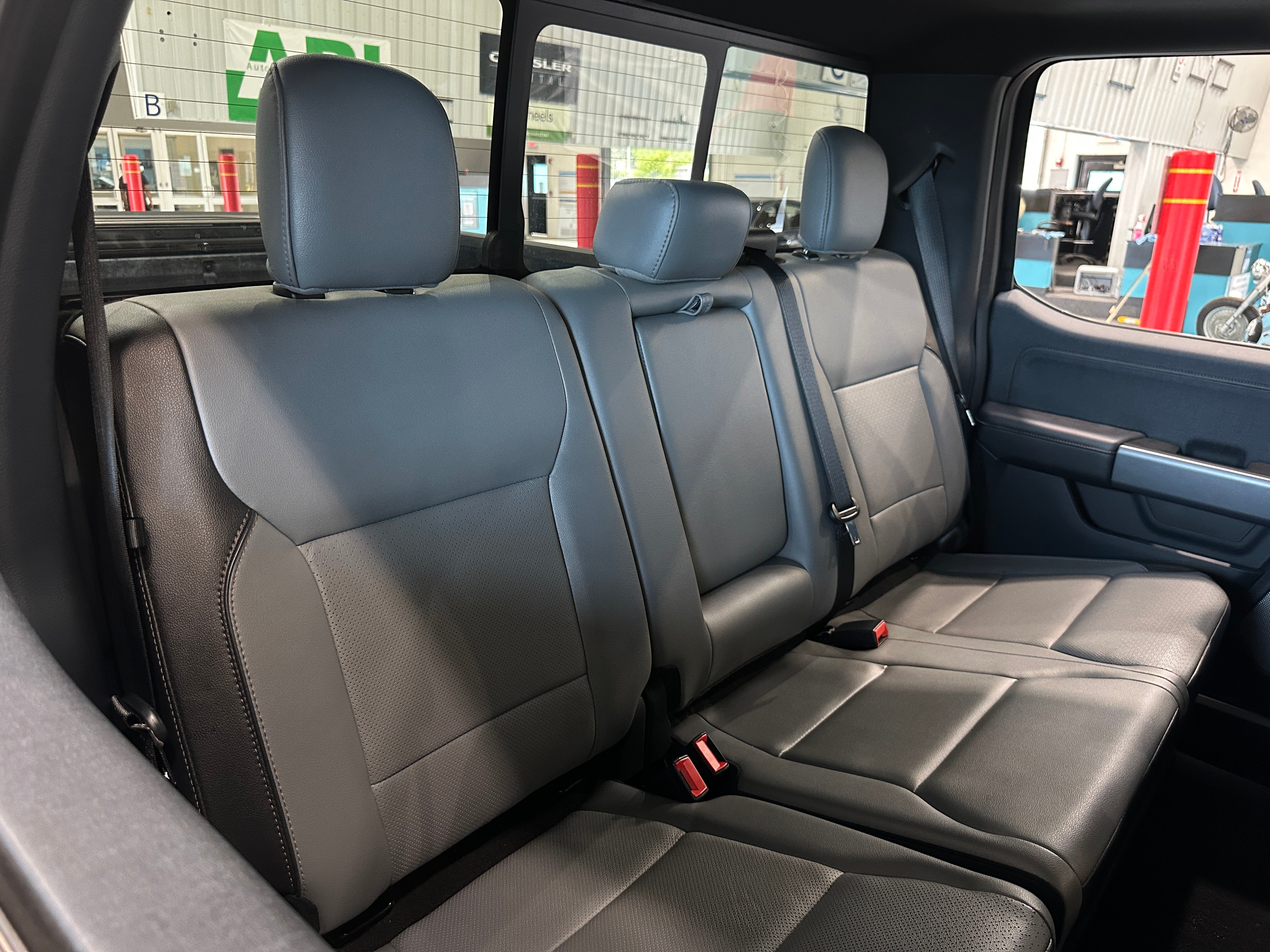 2022 Ford F-150 Lightning Lariat 5