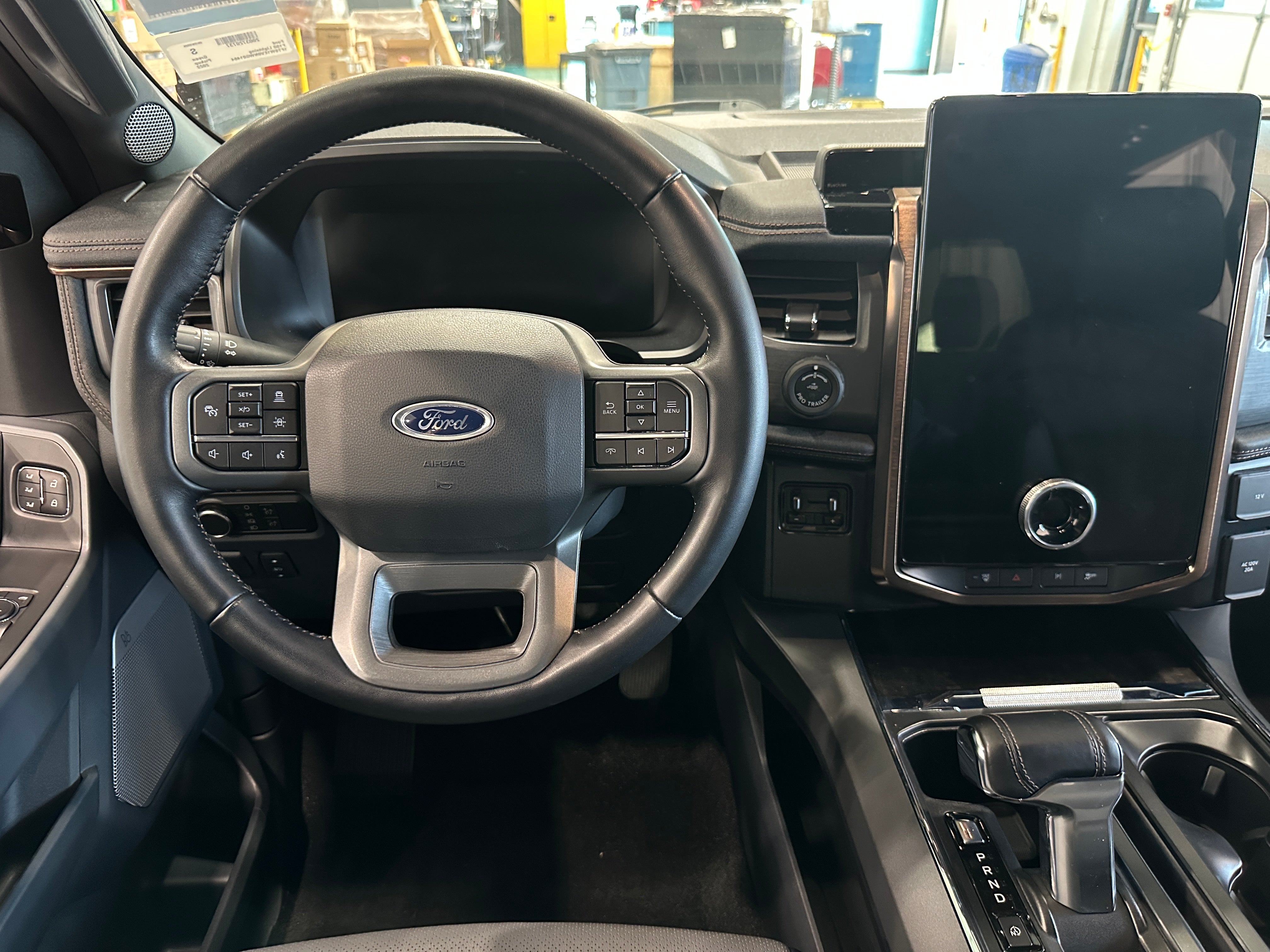 2022 Ford F-150 Lightning Lariat 4