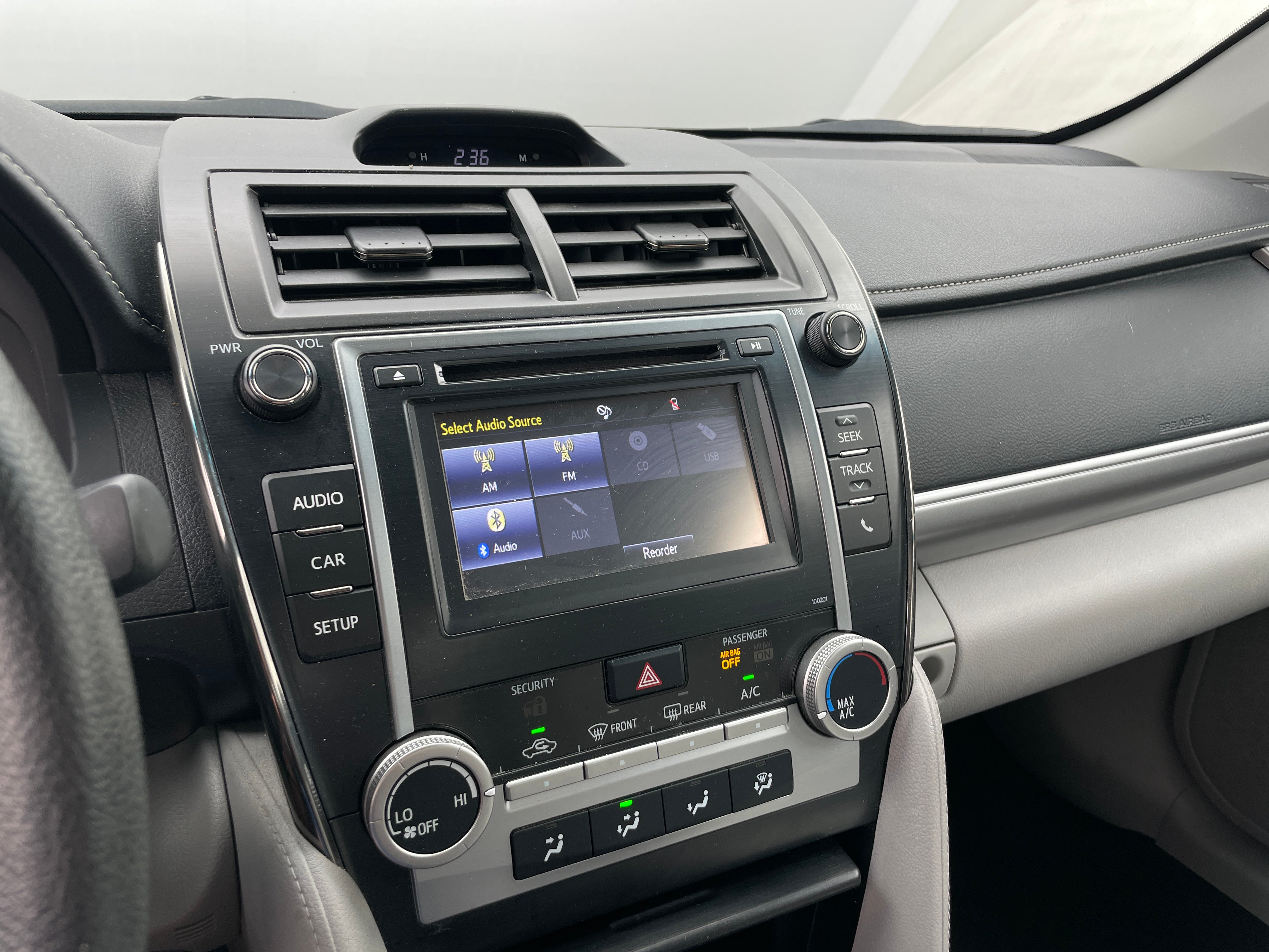 2014 Toyota Camry LE 4