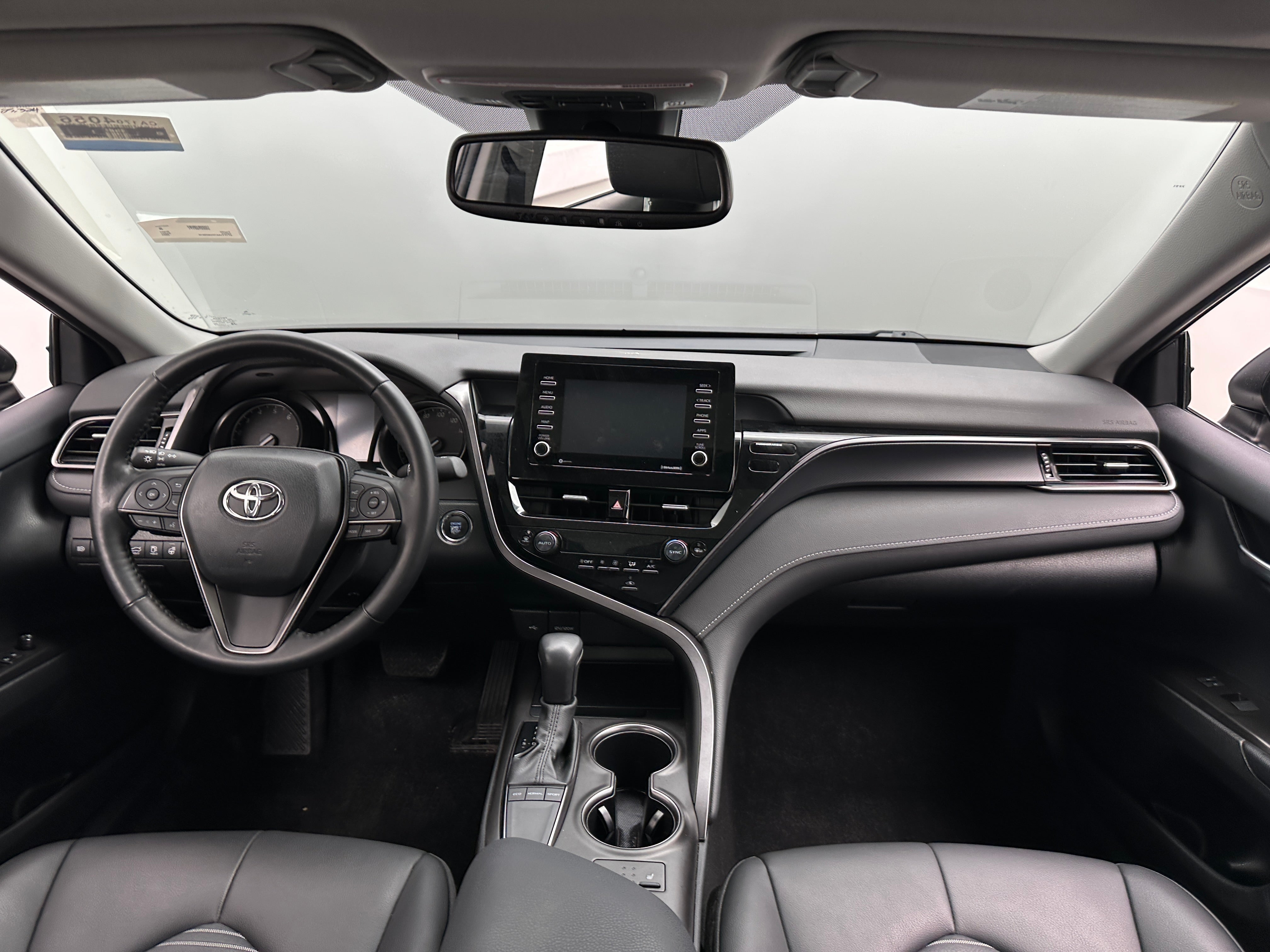 2023 Toyota Camry SE 2