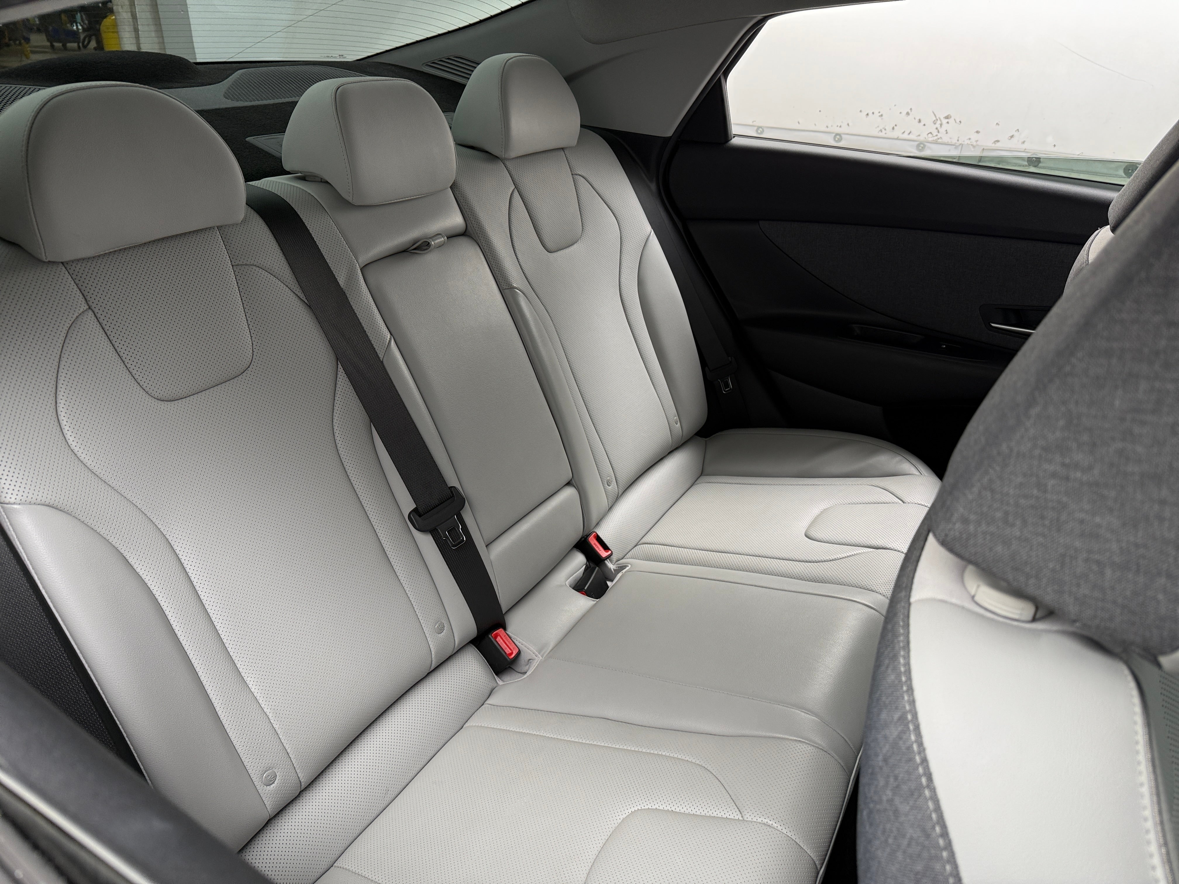 2022 Hyundai Elantra Limited Edition 5