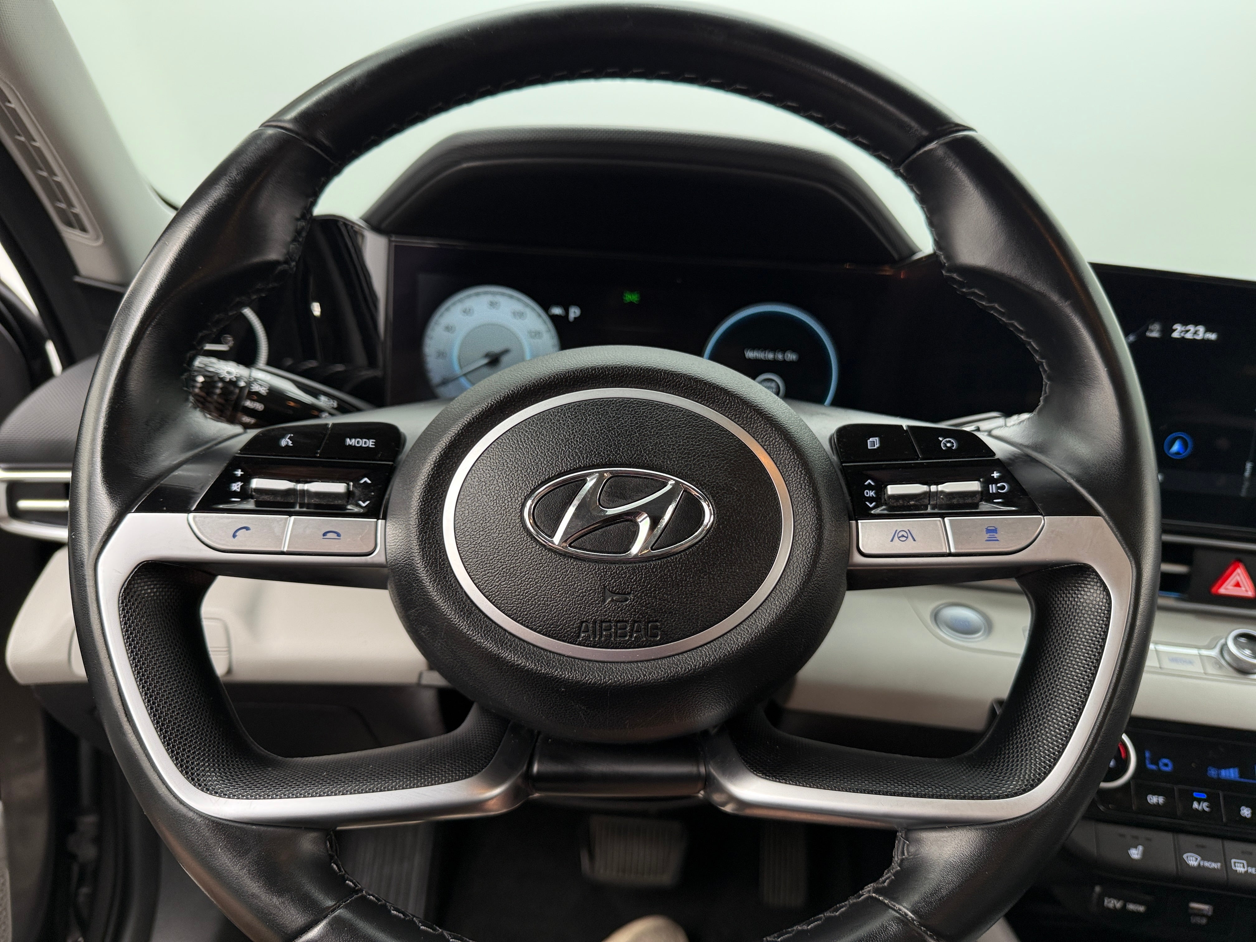 2022 Hyundai Elantra Limited Edition 4