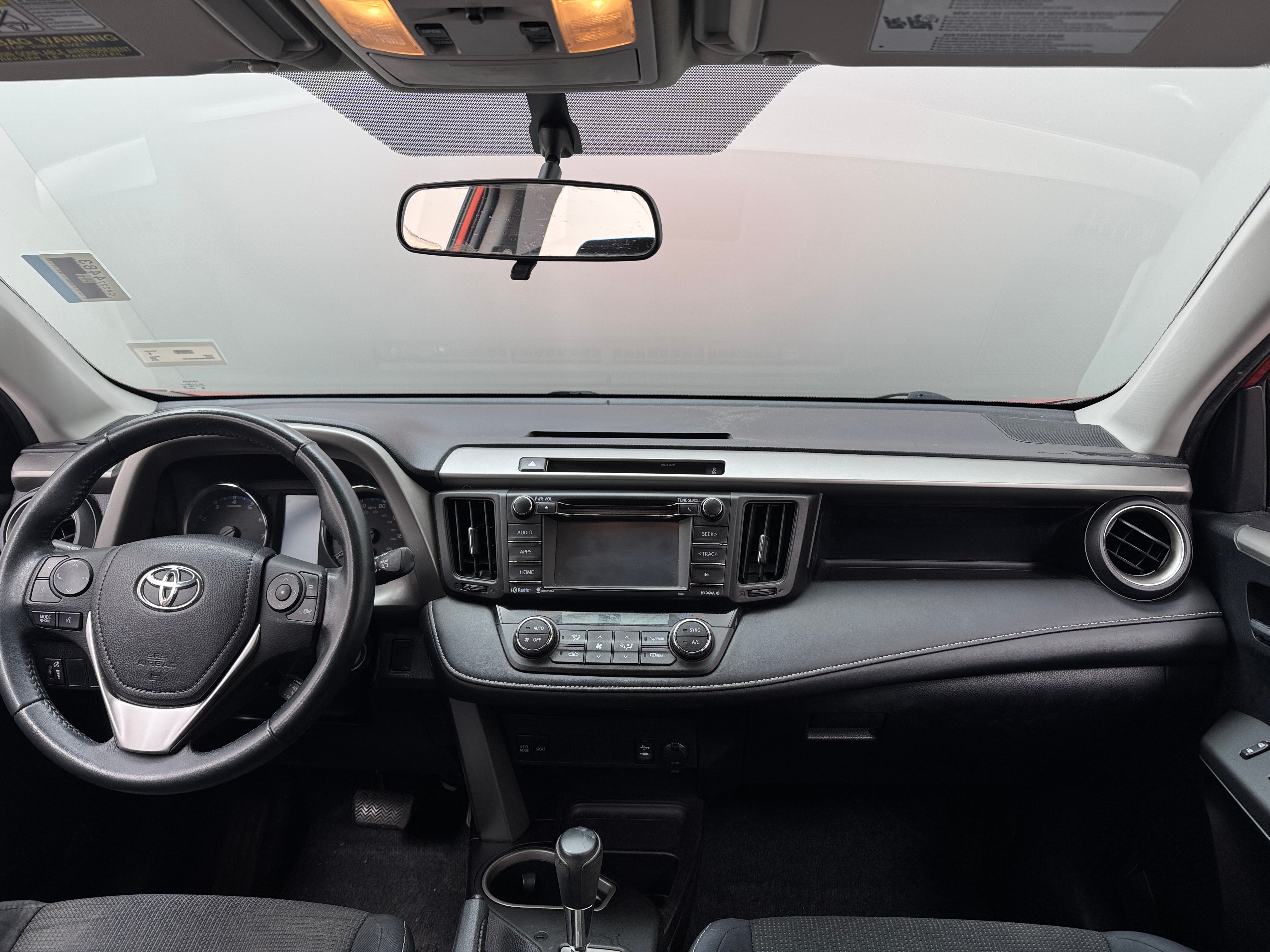 2016 Toyota RAV4 XLE 3