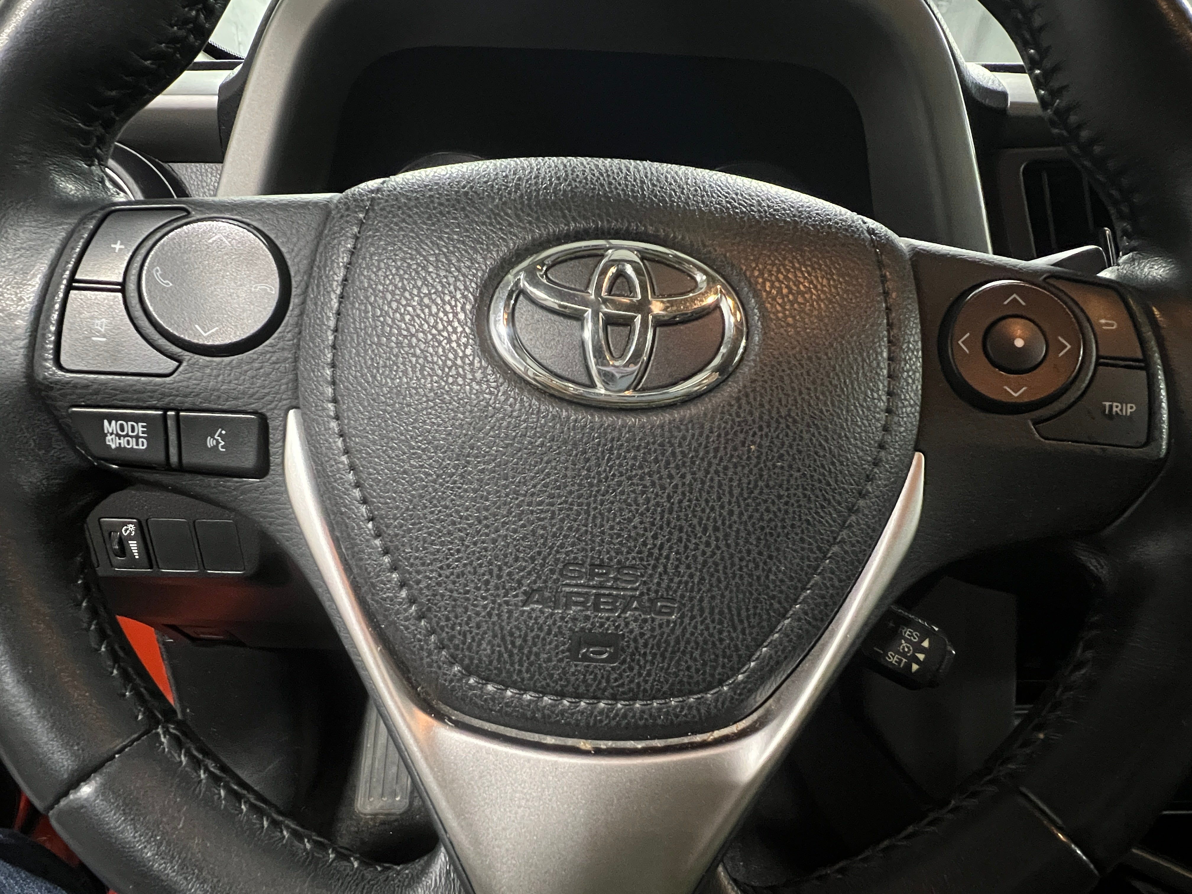 2016 Toyota RAV4 XLE 5