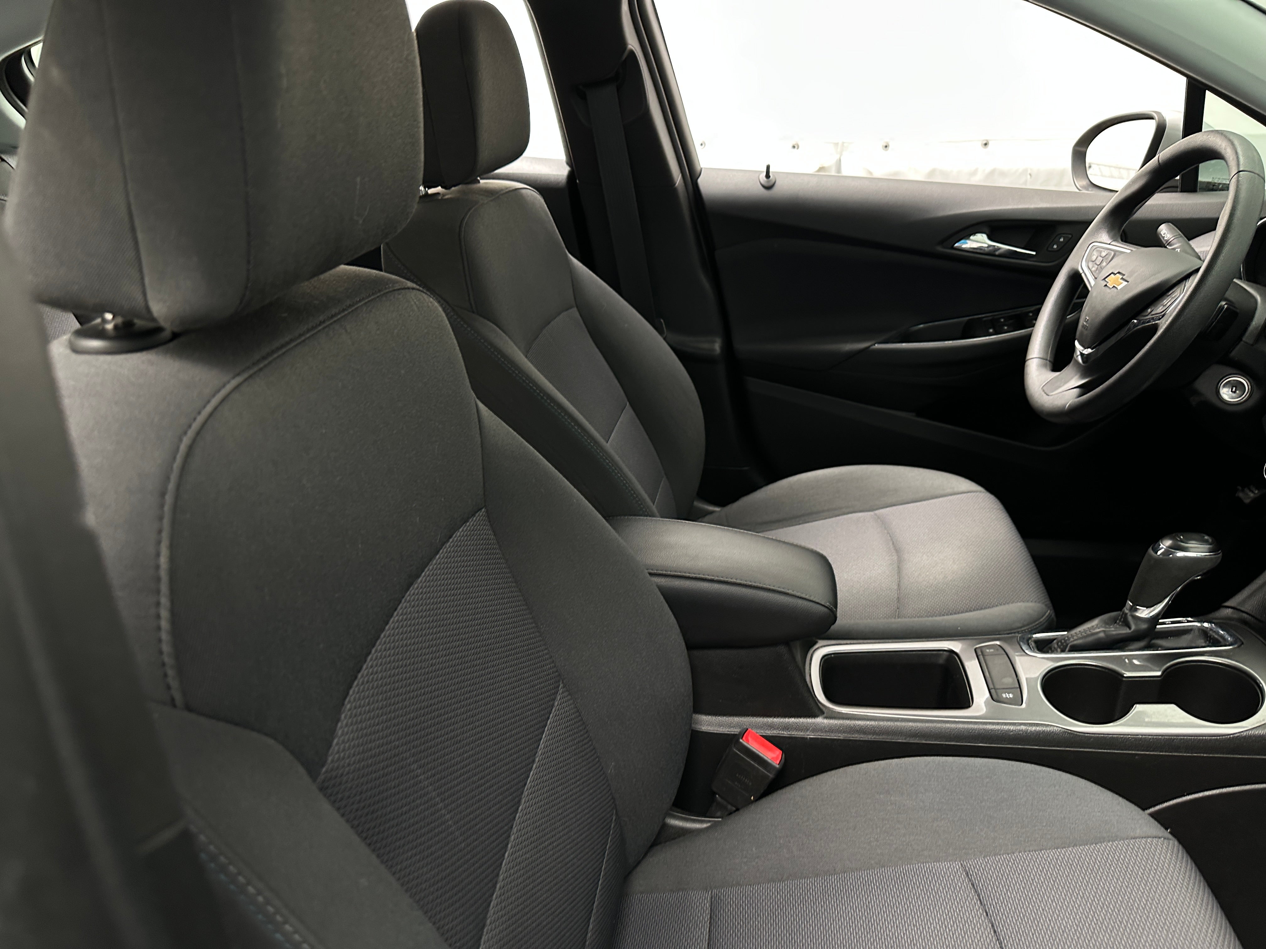 2019 Chevrolet Cruze LT 2